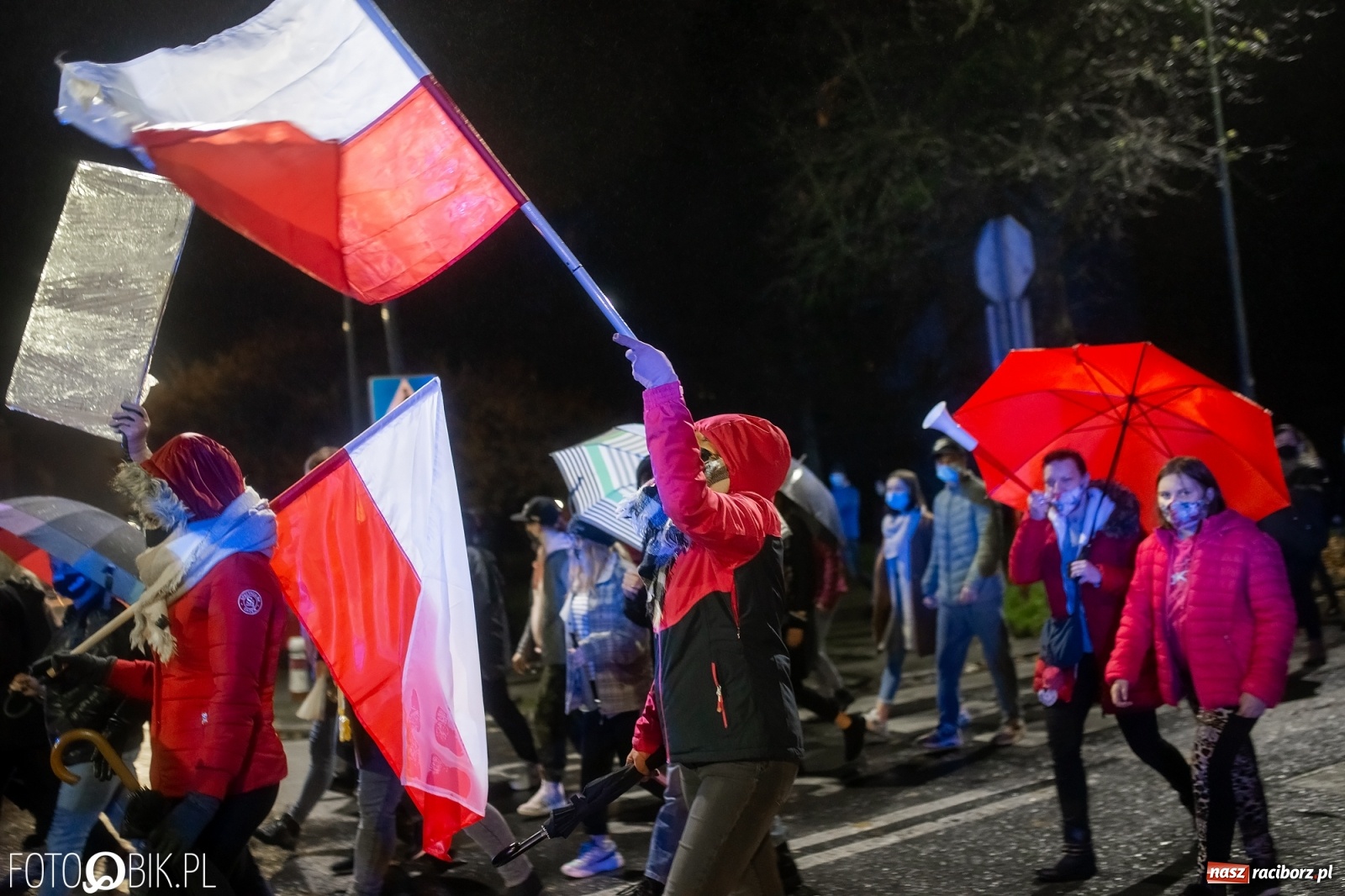 Zdjęcie w galerii na portalu naszraciborz.pl: Czwarty protest w Raciborzu, tym razem kreatywny i samochodowy [WIDEO] wiadomości z regionu
