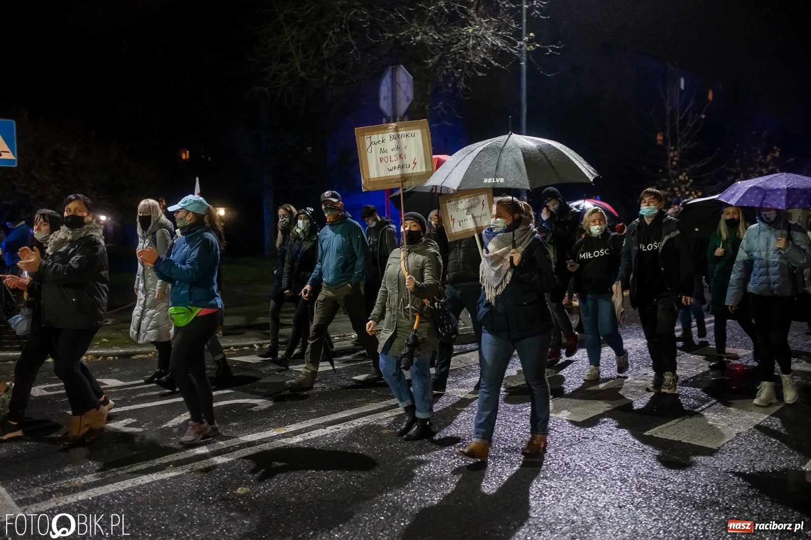 Zdjęcie w galerii na portalu naszraciborz.pl: Czwarty protest w Raciborzu, tym razem kreatywny i samochodowy [WIDEO] wiadomości z regionu