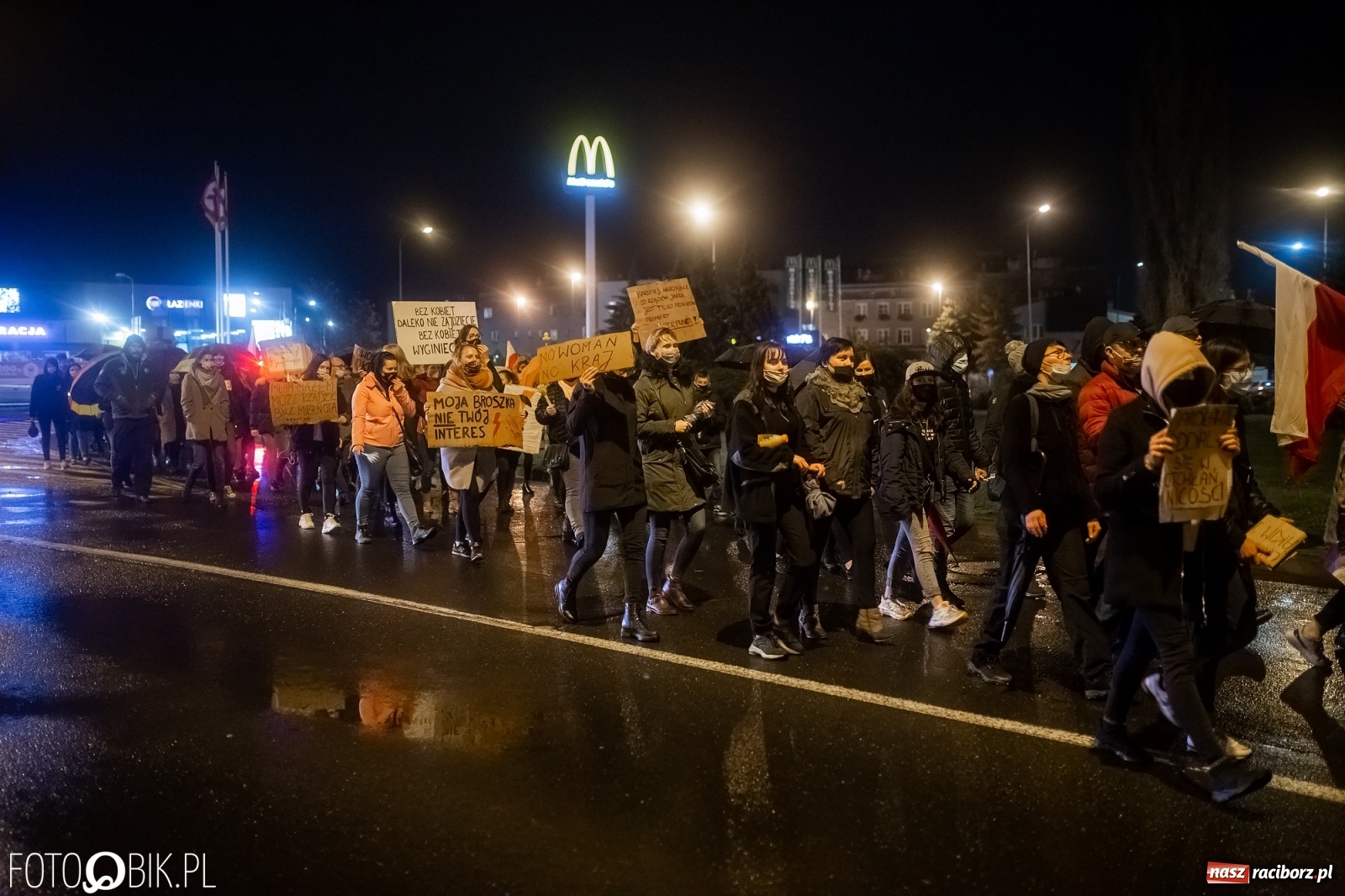Zdjęcie w galerii na portalu naszraciborz.pl: Czwarty protest w Raciborzu, tym razem kreatywny i samochodowy [WIDEO] wiadomości z regionu