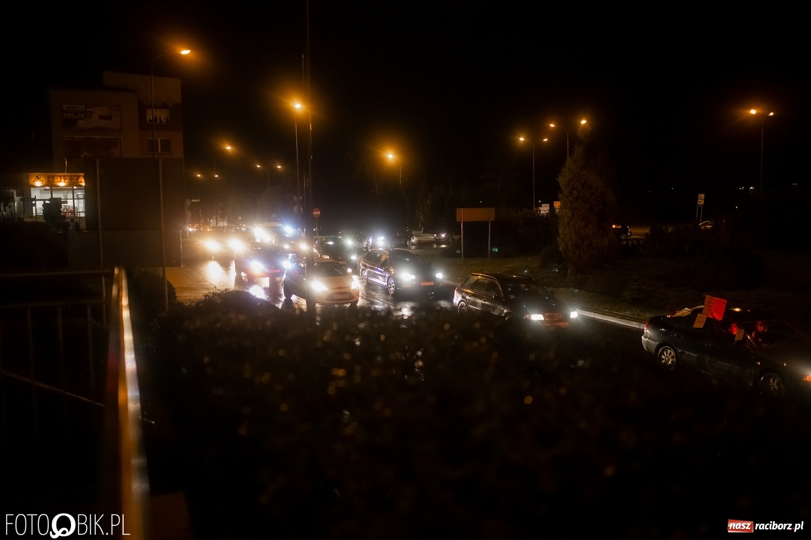 Zdjęcie w galerii na portalu naszraciborz.pl: Czwarty protest w Raciborzu, tym razem kreatywny i samochodowy [WIDEO] wiadomości z regionu