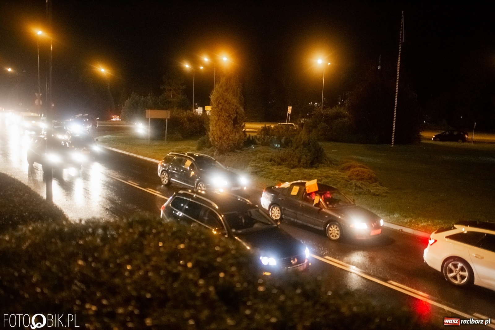 Zdjęcie w galerii na portalu naszraciborz.pl: Czwarty protest w Raciborzu, tym razem kreatywny i samochodowy [WIDEO] wiadomości z regionu