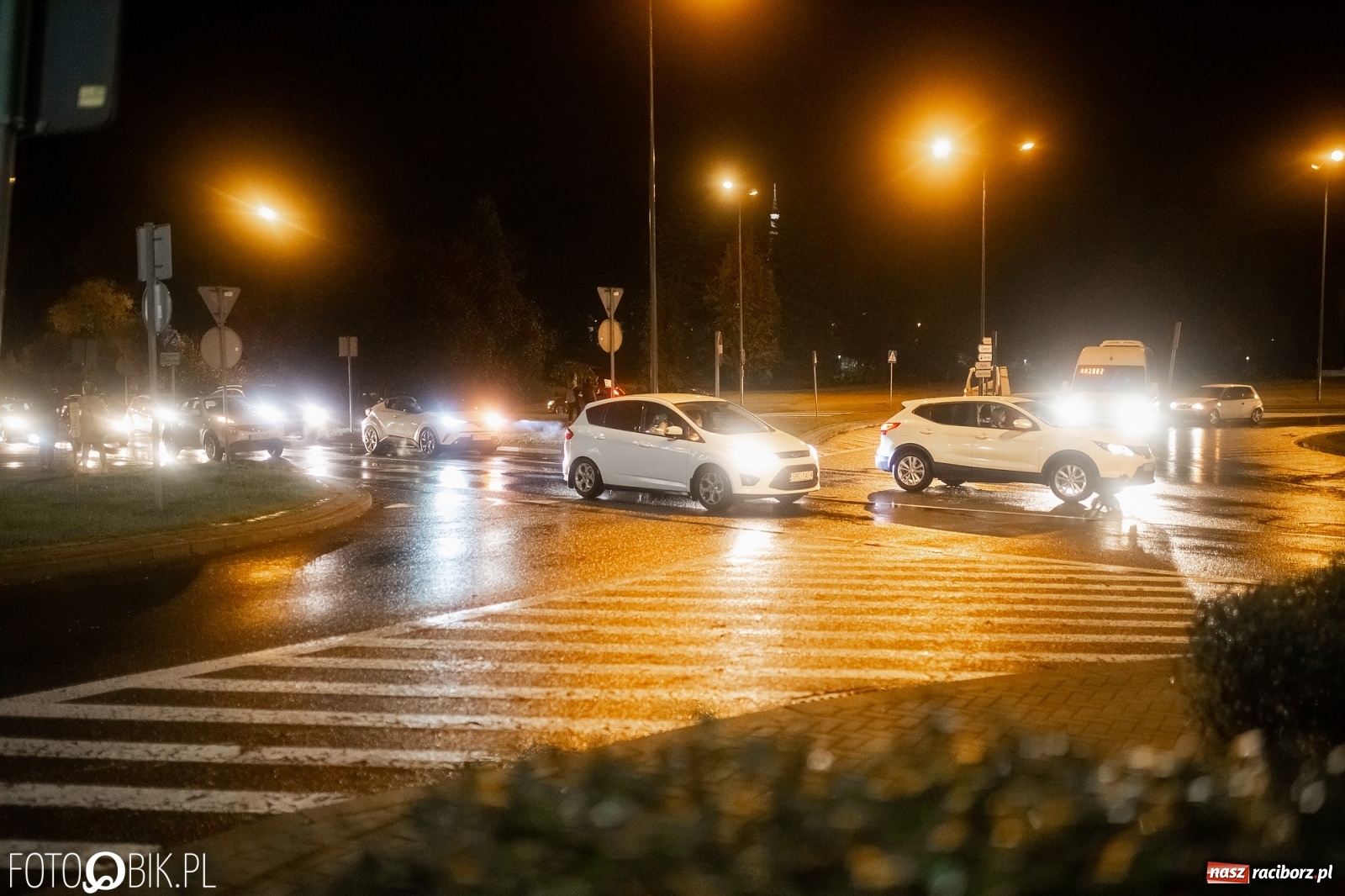 Zdjęcie w galerii na portalu naszraciborz.pl: Czwarty protest w Raciborzu, tym razem kreatywny i samochodowy [WIDEO] wiadomości z regionu