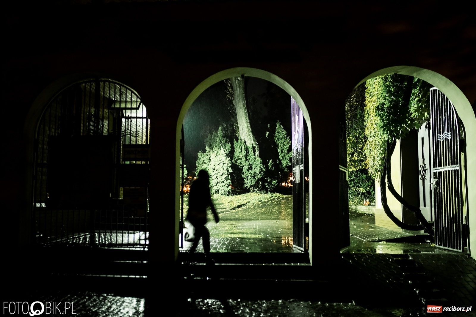 Zdjęcie w galerii na portalu naszraciborz.pl: Jest rozporządzenie w sprawie zamknięcia cmentarzy. Raciborskie Jeruzalem dziś i w piątkowy wieczór wiadomości z regionu