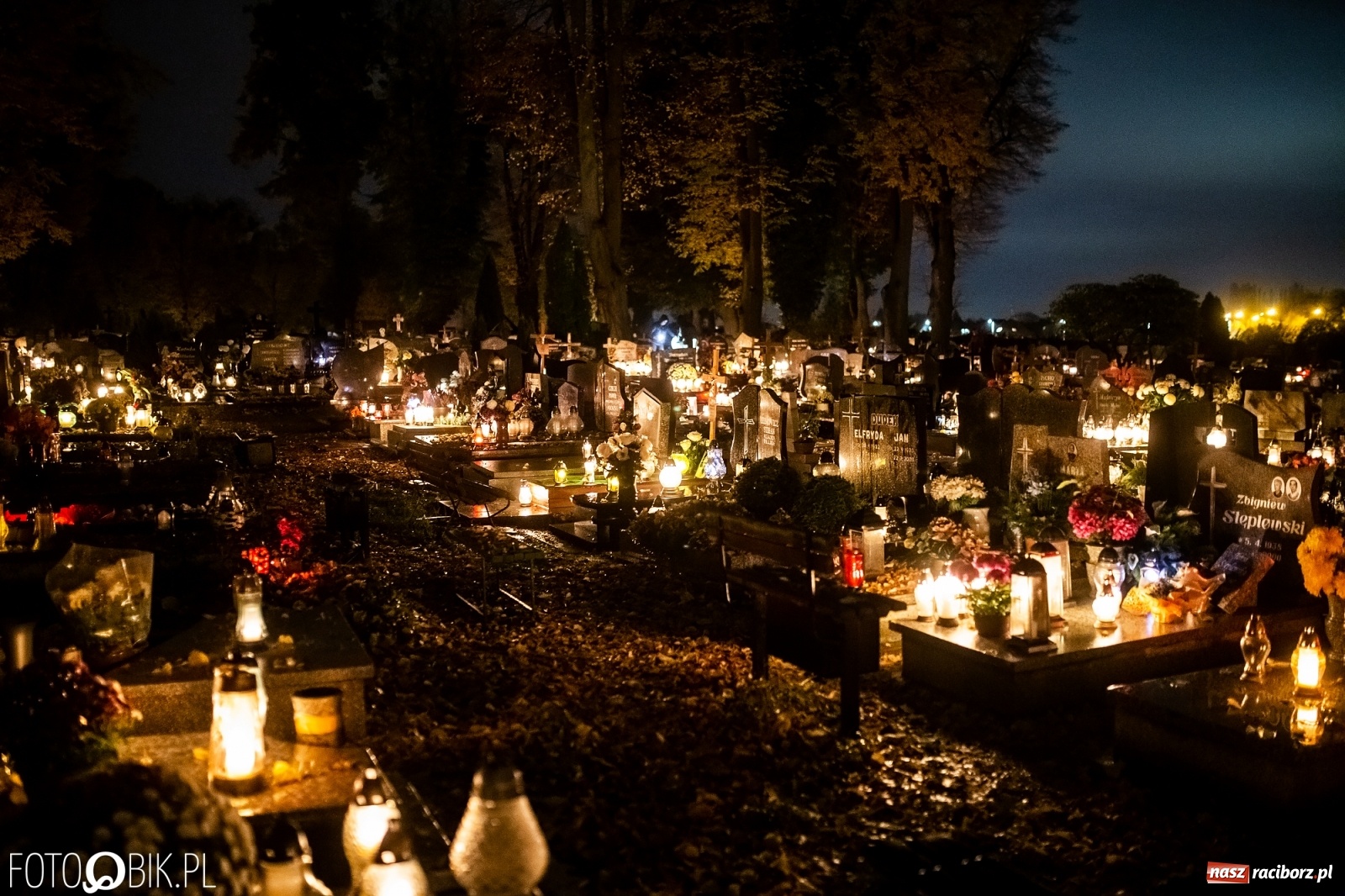 Zdjęcie w galerii na portalu naszraciborz.pl: Jest rozporządzenie w sprawie zamknięcia cmentarzy. Raciborskie Jeruzalem dziś i w piątkowy wieczór wiadomości z regionu