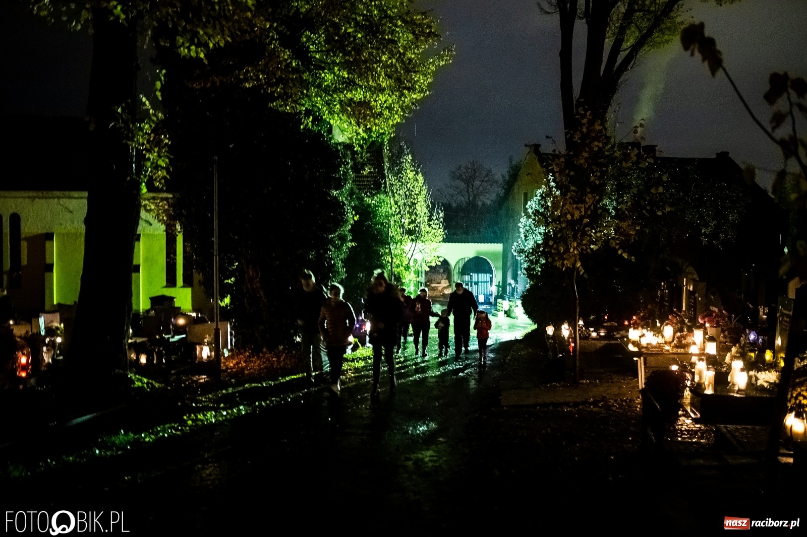 Zdjęcie w galerii na portalu naszraciborz.pl: Jest rozporządzenie w sprawie zamknięcia cmentarzy. Raciborskie Jeruzalem dziś i w piątkowy wieczór wiadomości z regionu