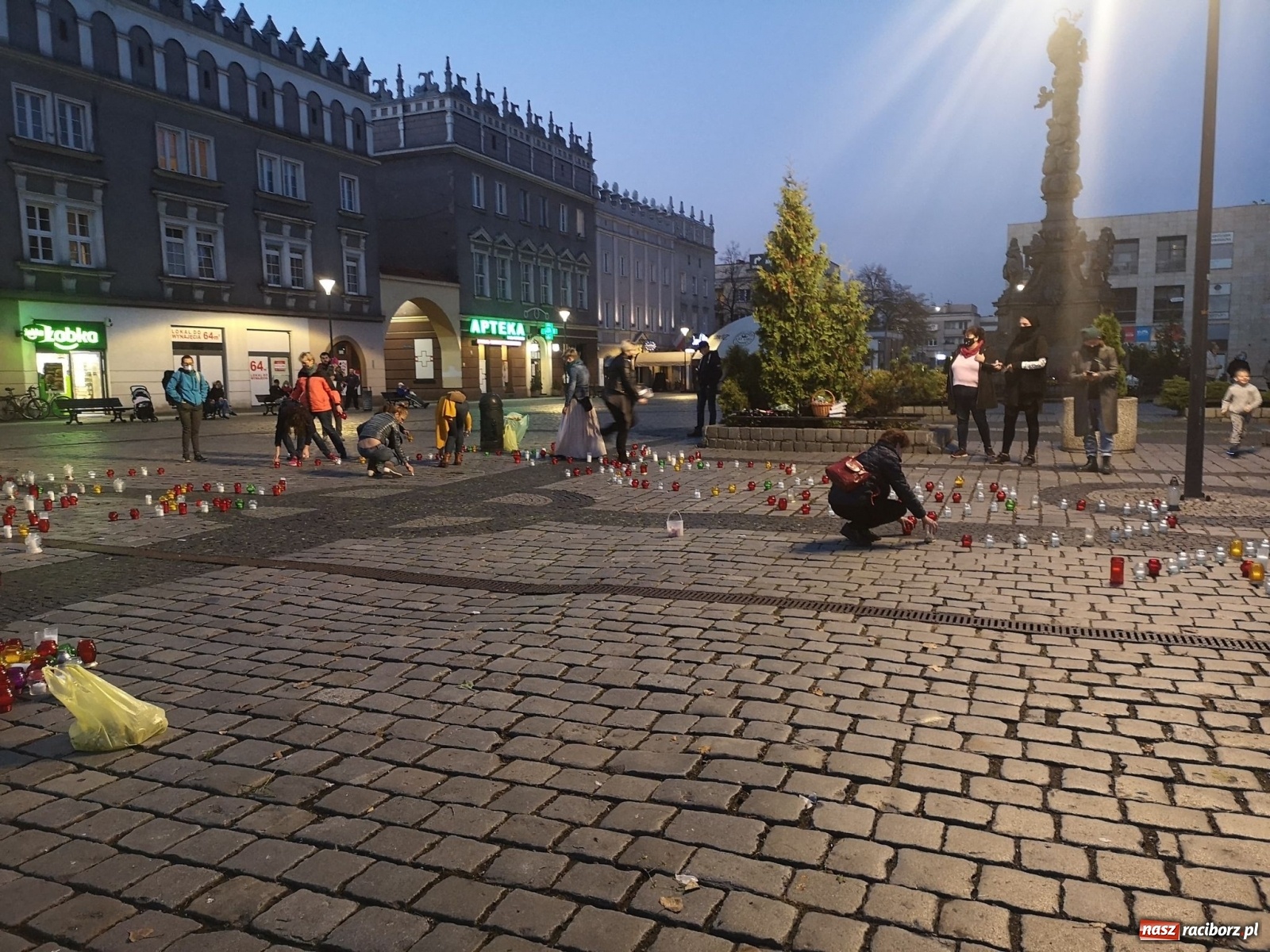 Zdjęcie w galerii na portalu naszraciborz.pl: Akcja na raciborskim Rynku [FOTO i WIDEO]  wiadomości z regionu