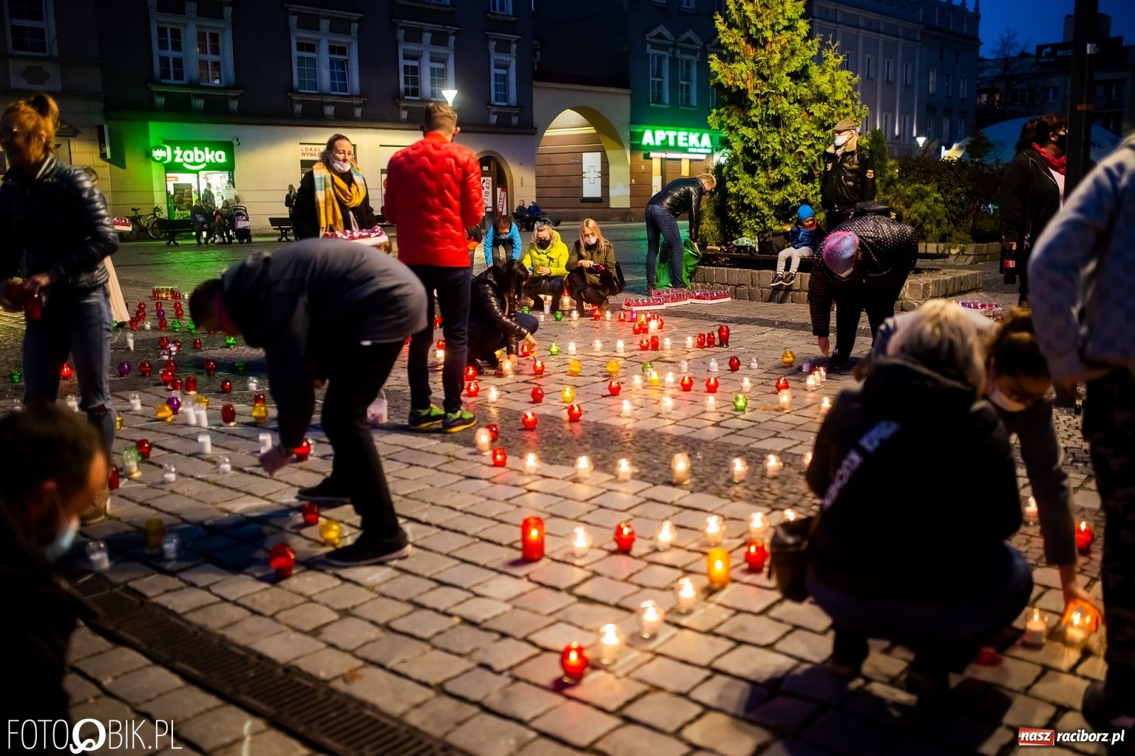 Zdjęcie w galerii na portalu naszraciborz.pl: Akcja na raciborskim Rynku [FOTO i WIDEO]  wiadomości z regionu