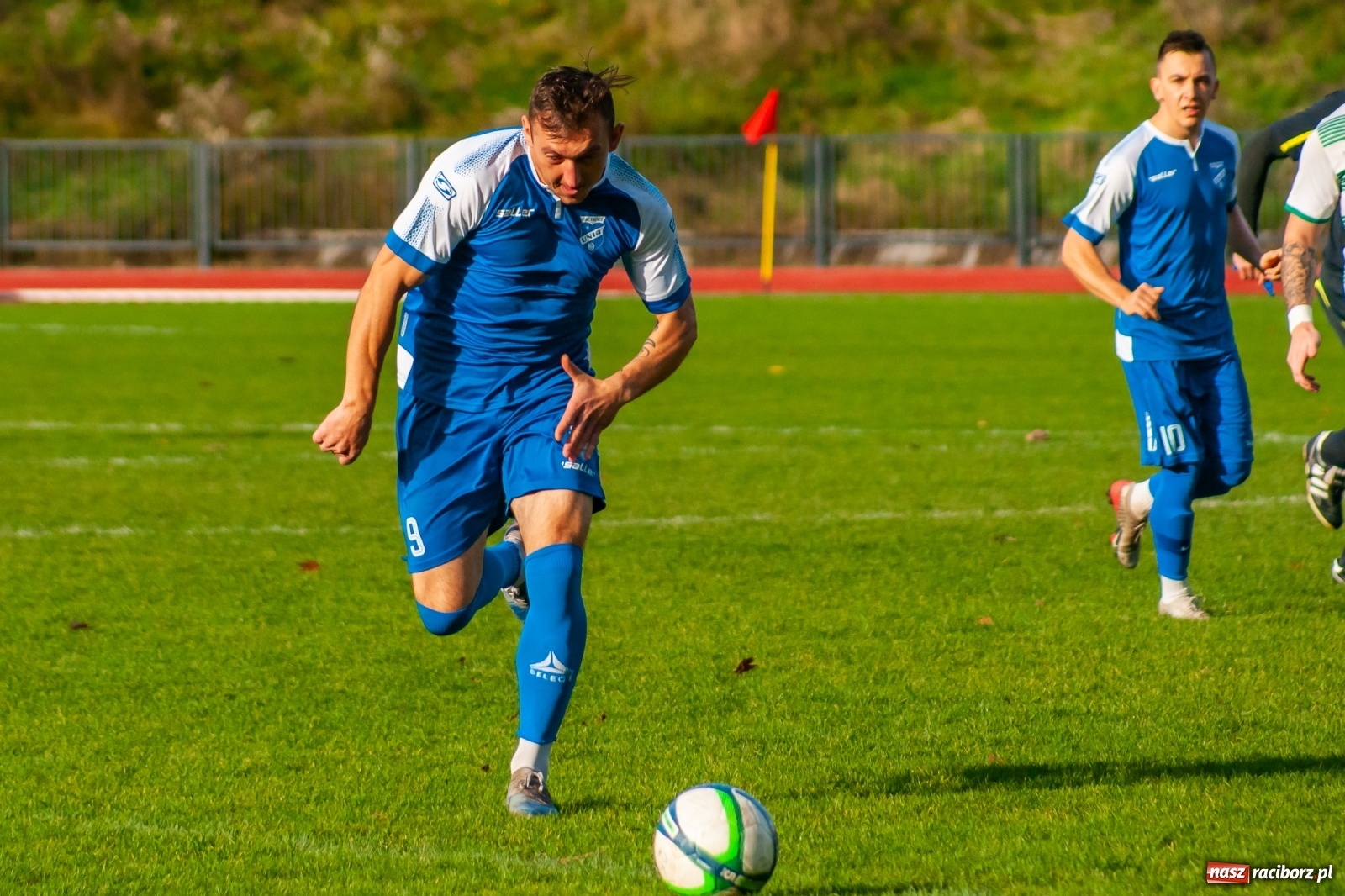 Zdjęcie w galerii na portalu naszraciborz.pl: Kolejna wygrana Unii Racibórz. Gaszowicki Dąb obudził się za późno [FOTO] wiadomości z regionu