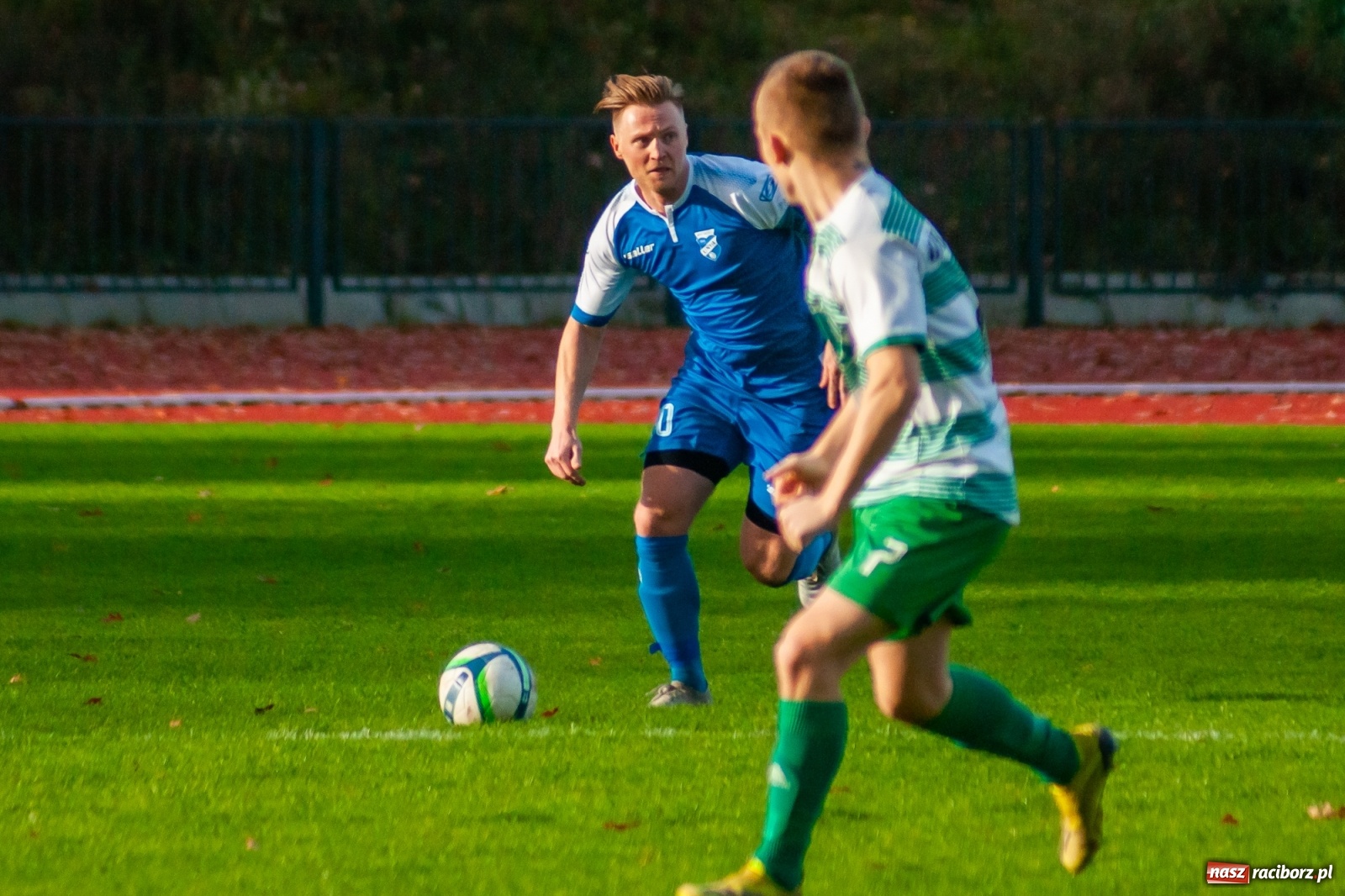 Zdjęcie w galerii na portalu naszraciborz.pl: Kolejna wygrana Unii Racibórz. Gaszowicki Dąb obudził się za późno [FOTO] wiadomości z regionu