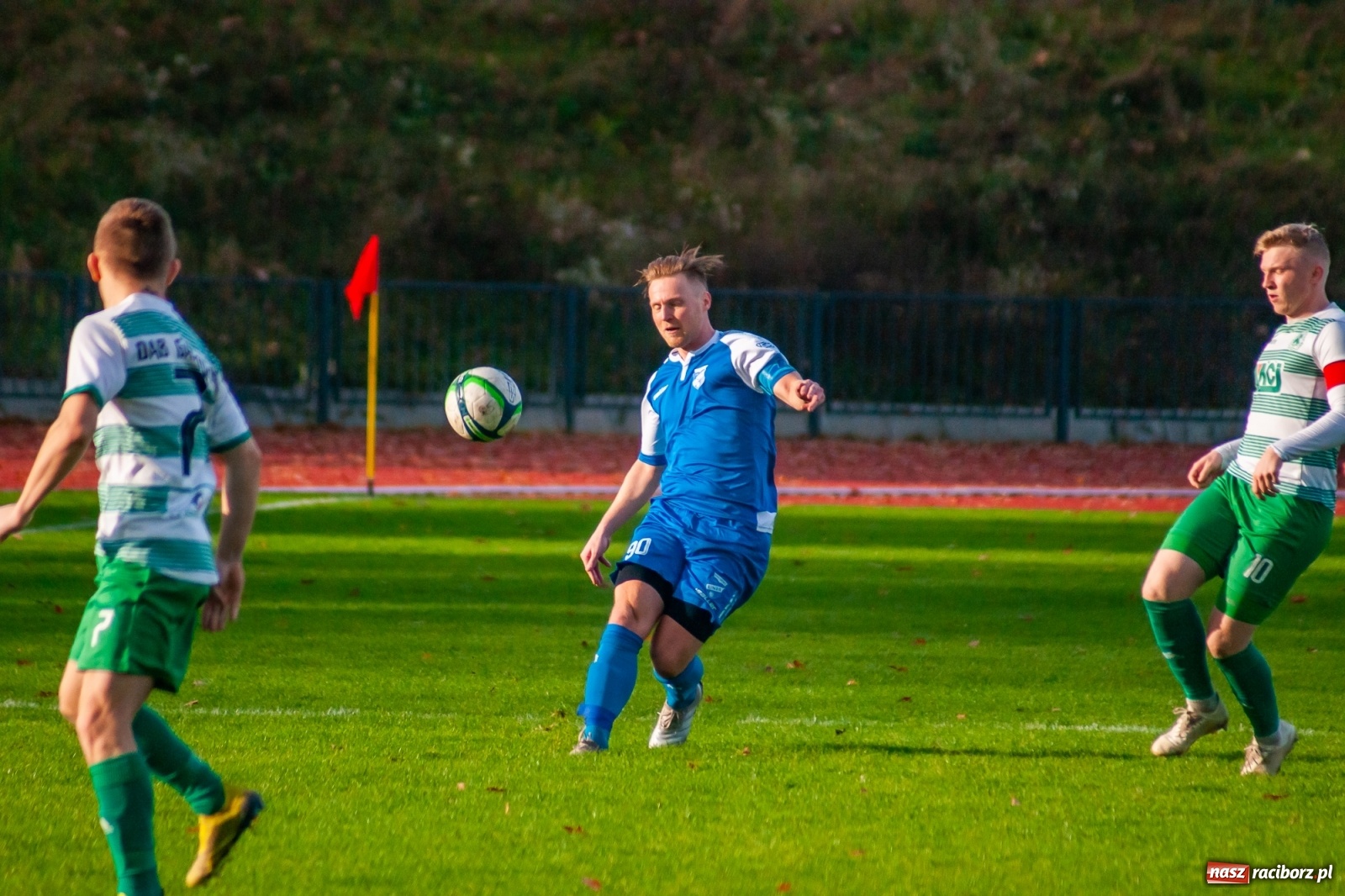 Zdjęcie w galerii na portalu naszraciborz.pl: Kolejna wygrana Unii Racibórz. Gaszowicki Dąb obudził się za późno [FOTO] wiadomości z regionu
