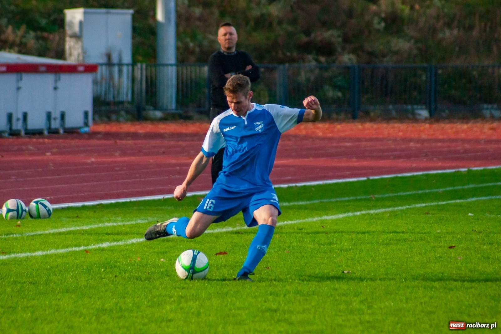 Zdjęcie w galerii na portalu naszraciborz.pl: Kolejna wygrana Unii Racibórz. Gaszowicki Dąb obudził się za późno [FOTO] wiadomości z regionu