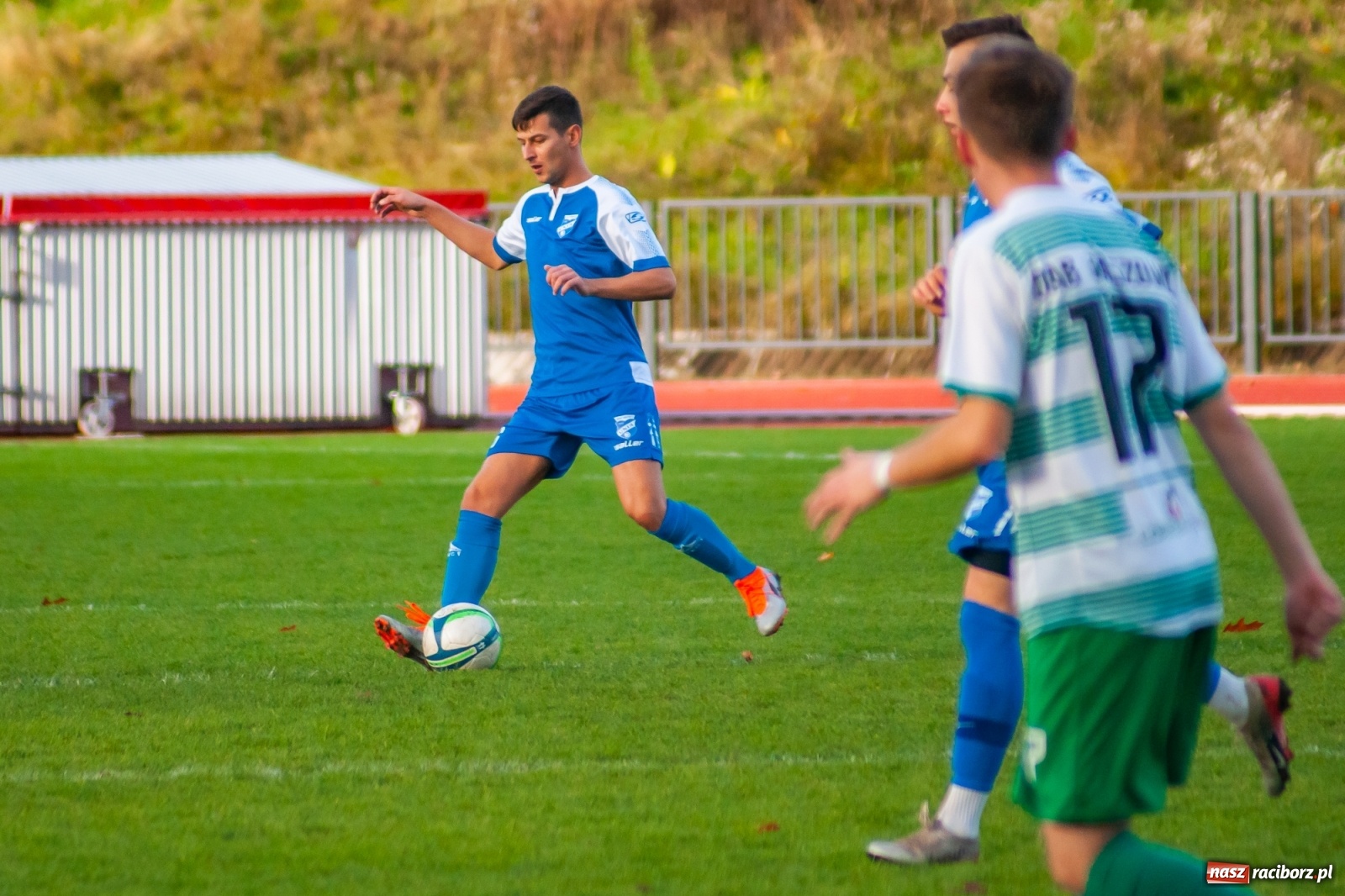 Zdjęcie w galerii na portalu naszraciborz.pl: Kolejna wygrana Unii Racibórz. Gaszowicki Dąb obudził się za późno [FOTO] wiadomości z regionu