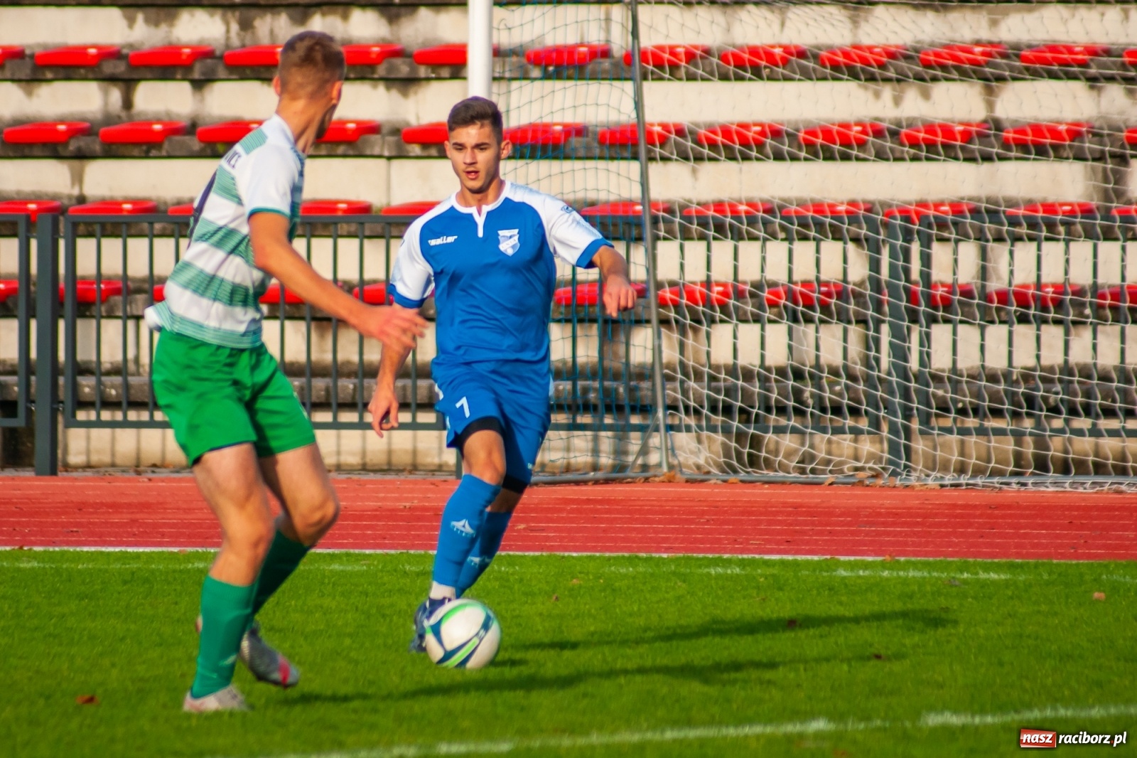 Zdjęcie w galerii na portalu naszraciborz.pl: Kolejna wygrana Unii Racibórz. Gaszowicki Dąb obudził się za późno [FOTO] wiadomości z regionu