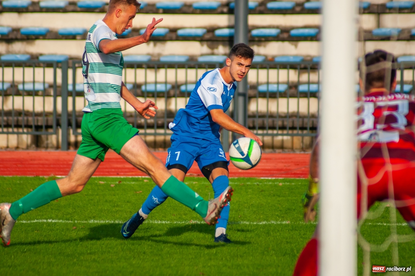 Zdjęcie w galerii na portalu naszraciborz.pl: Kolejna wygrana Unii Racibórz. Gaszowicki Dąb obudził się za późno [FOTO] wiadomości z regionu