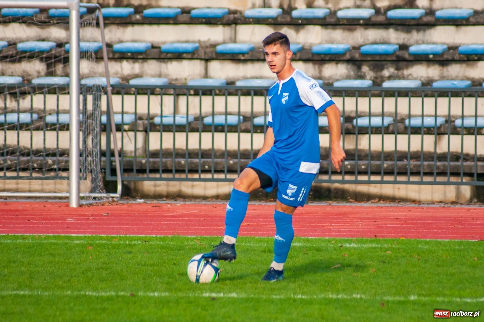 Zdjęcie w galerii na portalu naszraciborz.pl: Kolejna wygrana Unii Racibórz. Gaszowicki Dąb obudził się za późno [FOTO] wiadomości z regionu