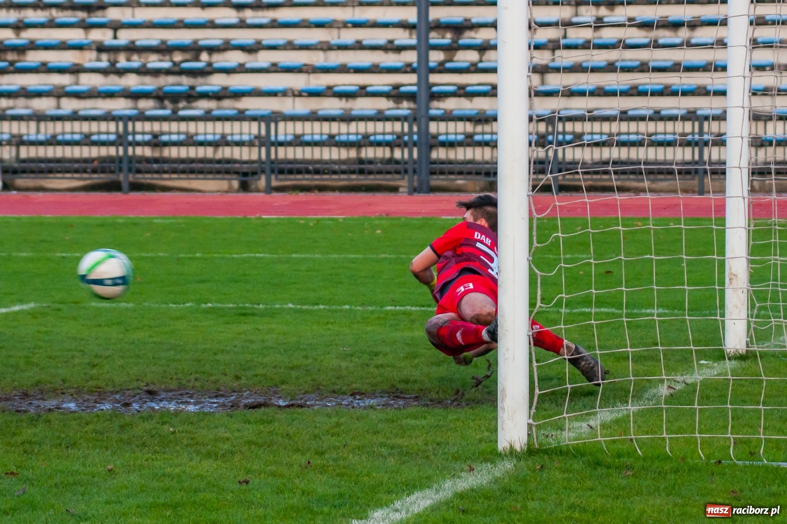 Zdjęcie w galerii na portalu naszraciborz.pl: Kolejna wygrana Unii Racibórz. Gaszowicki Dąb obudził się za późno [FOTO] wiadomości z regionu
