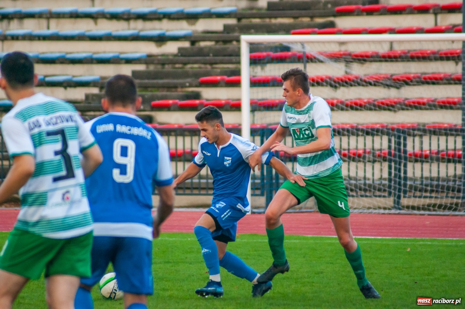 Zdjęcie w galerii na portalu naszraciborz.pl: Kolejna wygrana Unii Racibórz. Gaszowicki Dąb obudził się za późno [FOTO] wiadomości z regionu