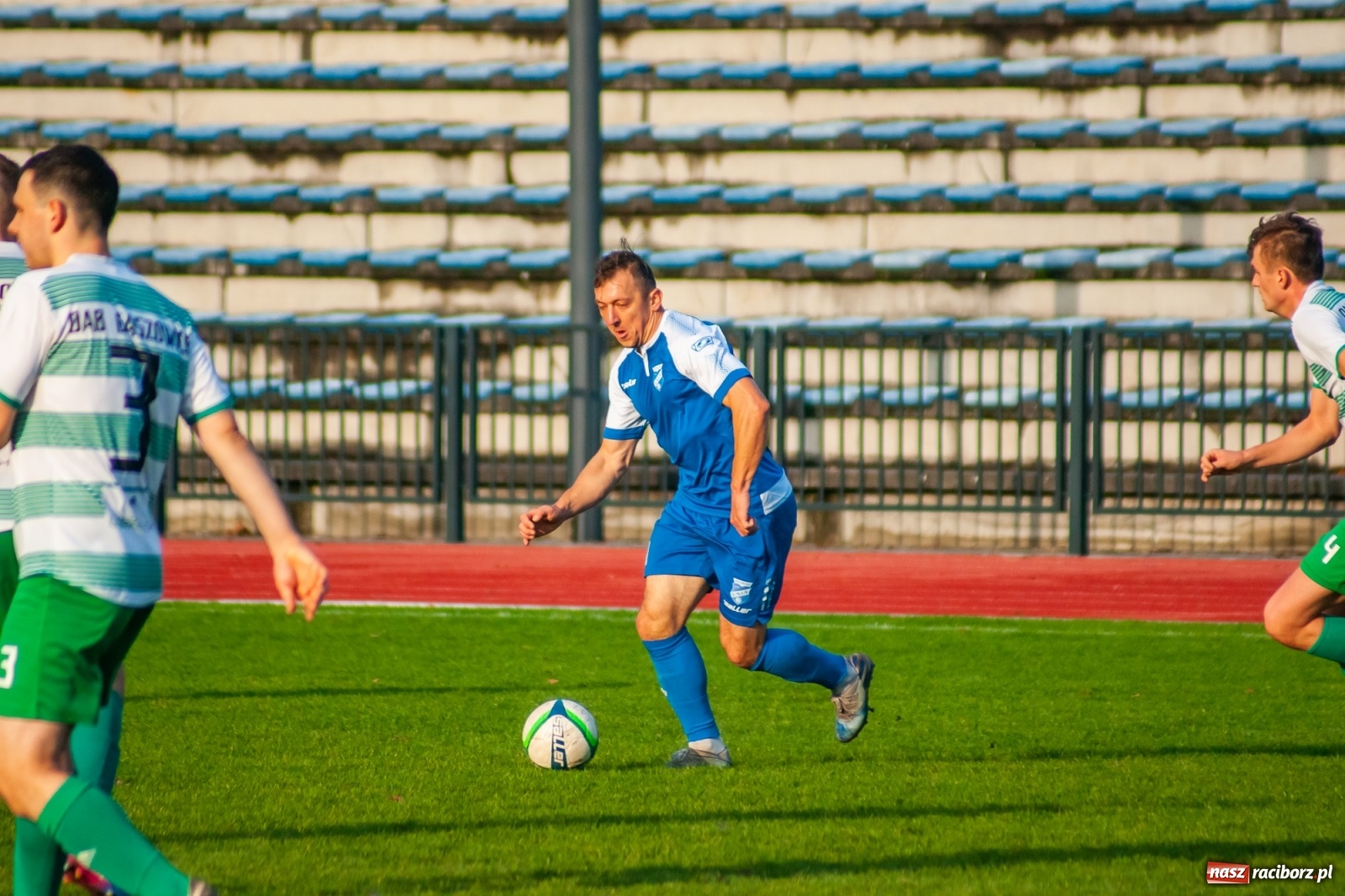 Zdjęcie w galerii na portalu naszraciborz.pl: Kolejna wygrana Unii Racibórz. Gaszowicki Dąb obudził się za późno [FOTO] wiadomości z regionu