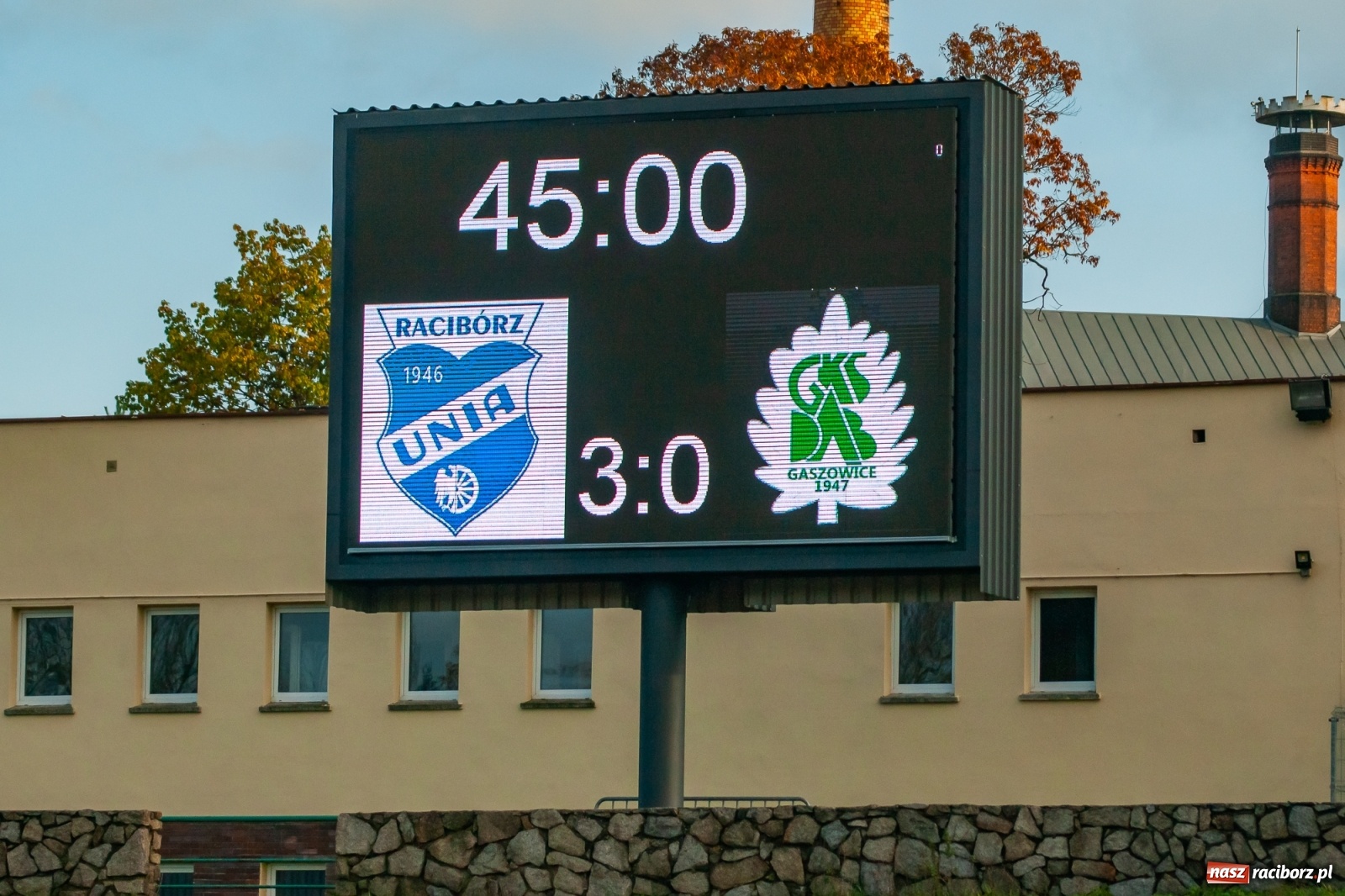 Zdjęcie w galerii na portalu naszraciborz.pl: Kolejna wygrana Unii Racibórz. Gaszowicki Dąb obudził się za późno [FOTO] wiadomości z regionu