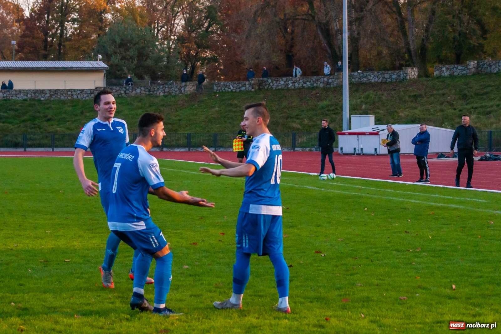 Zdjęcie w galerii na portalu naszraciborz.pl: Kolejna wygrana Unii Racibórz. Gaszowicki Dąb obudził się za późno [FOTO] wiadomości z regionu