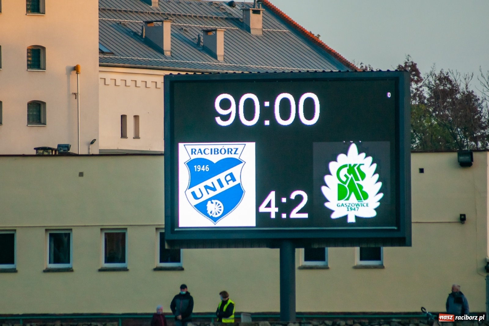 Zdjęcie w galerii na portalu naszraciborz.pl: Kolejna wygrana Unii Racibórz. Gaszowicki Dąb obudził się za późno [FOTO] wiadomości z regionu