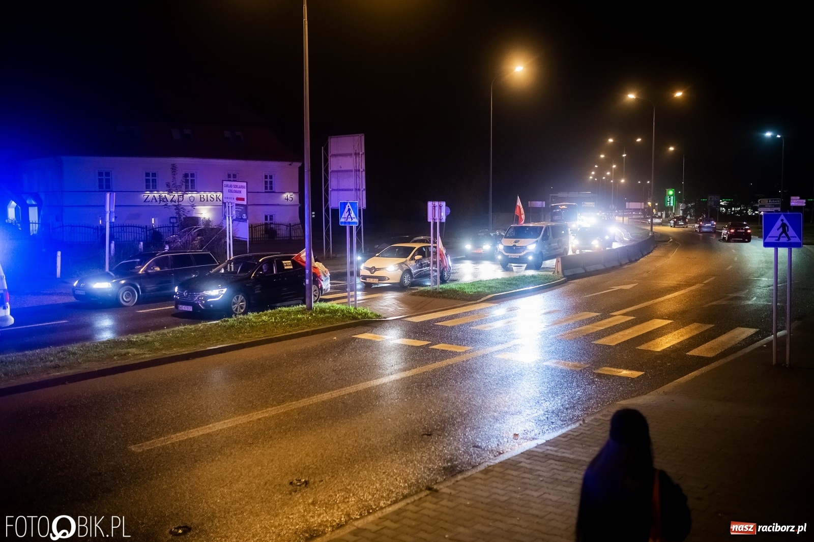 Zdjęcie w galerii na portalu naszraciborz.pl: Strajk Kobiet Racibórz. Protestujący przesiedli się do samochodów [WIDEO] wiadomości z regionu