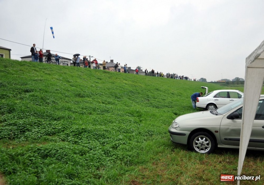 Zdjęcie w galerii na portalu naszraciborz.pl: Pogoda fatalna, ale pokazy trwają wiadomości z regionu