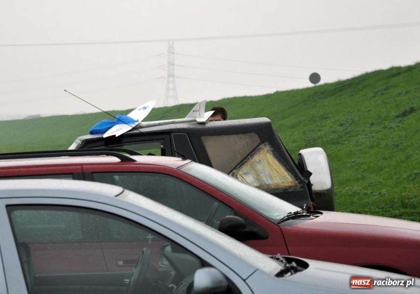 Zdjęcie w galerii na portalu naszraciborz.pl: Pogoda fatalna, ale pokazy trwają wiadomości z regionu