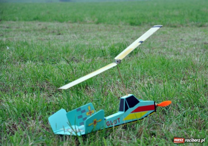 Zdjęcie w galerii na portalu naszraciborz.pl: Pogoda fatalna, ale pokazy trwają wiadomości z regionu