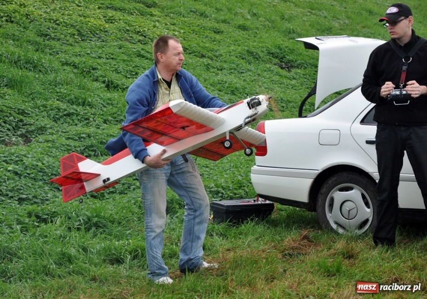 Zdjęcie w galerii na portalu naszraciborz.pl: Pogoda fatalna, ale pokazy trwają wiadomości z regionu