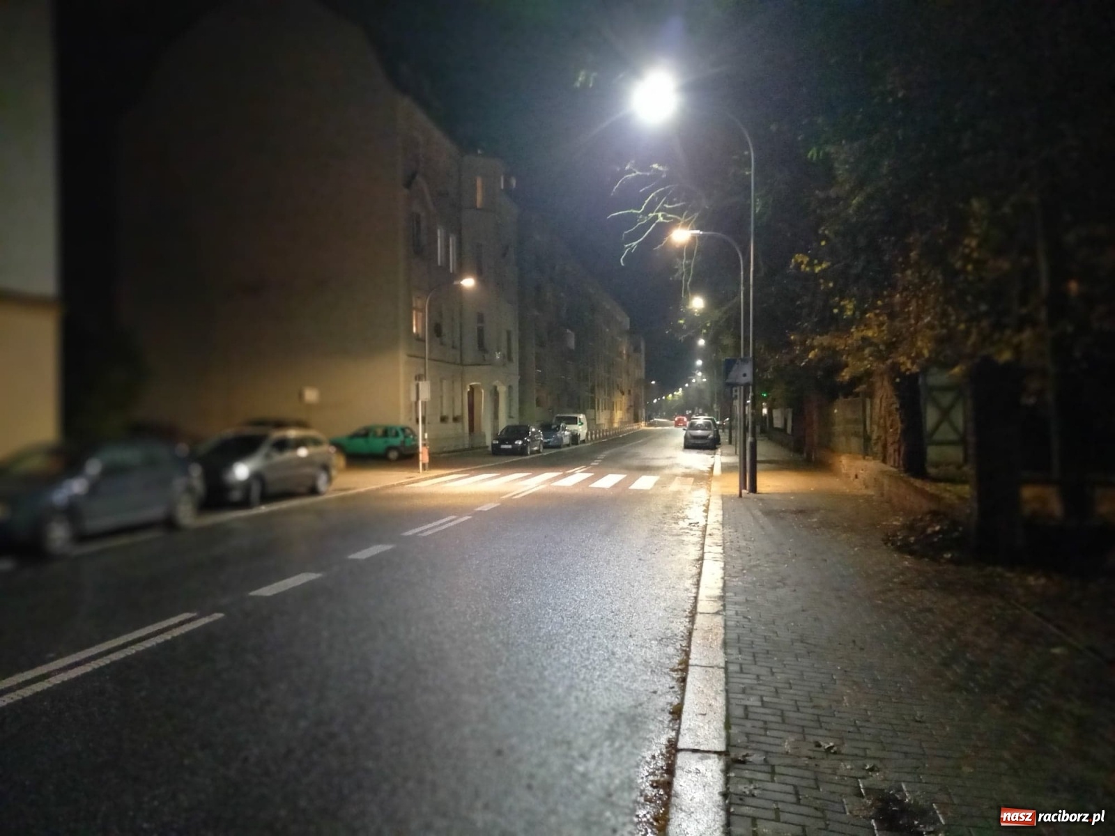 Zdjęcie w galerii na portalu naszraciborz.pl: Pierwsze efekty realizowanego projektu doświetlania przejść dla pieszych wiadomości z regionu