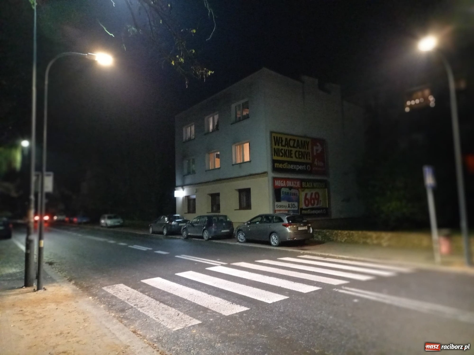 Zdjęcie w galerii na portalu naszraciborz.pl: Pierwsze efekty realizowanego projektu doświetlania przejść dla pieszych wiadomości z regionu