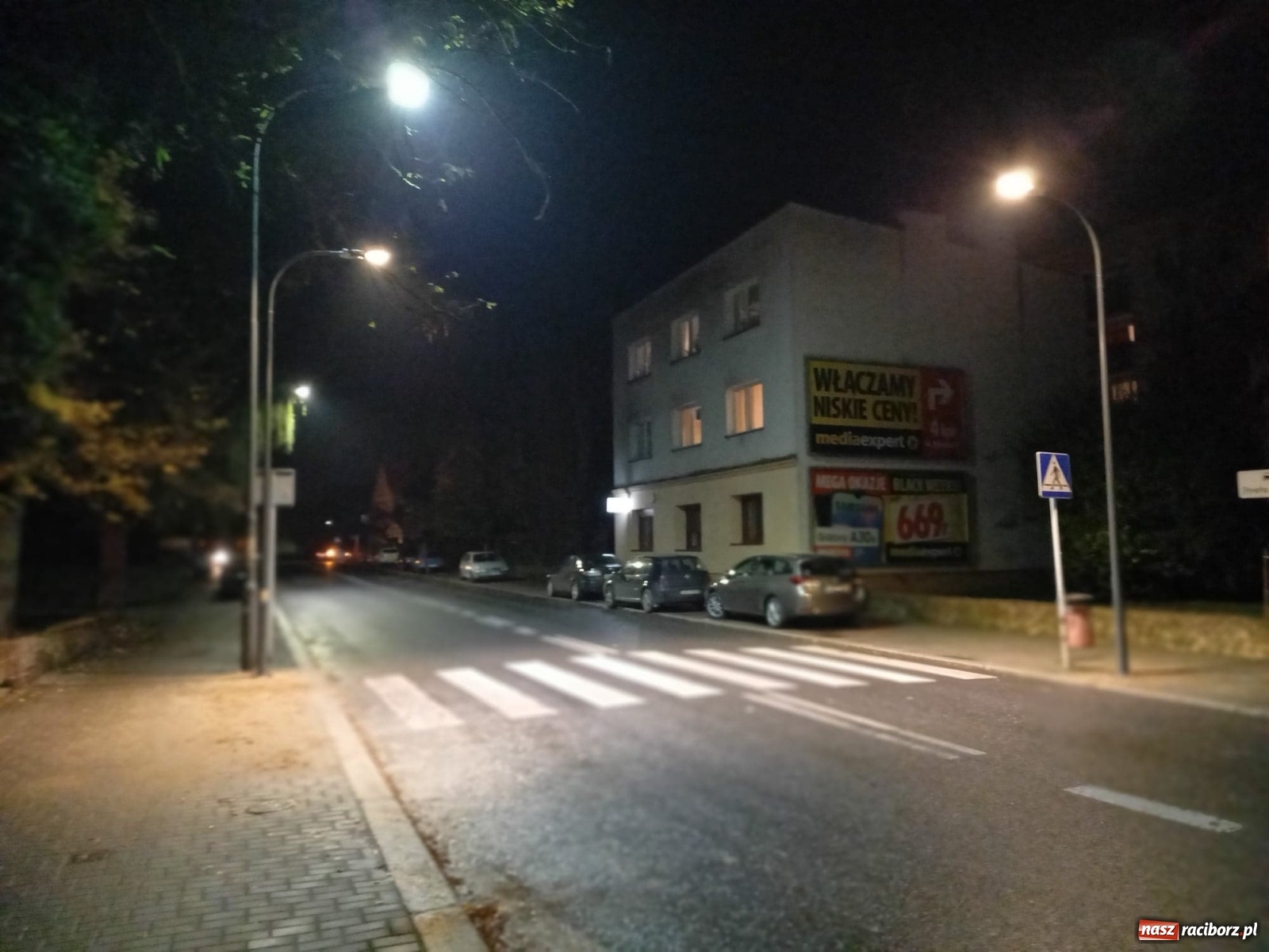 Zdjęcie w galerii na portalu naszraciborz.pl: Pierwsze efekty realizowanego projektu doświetlania przejść dla pieszych wiadomości z regionu