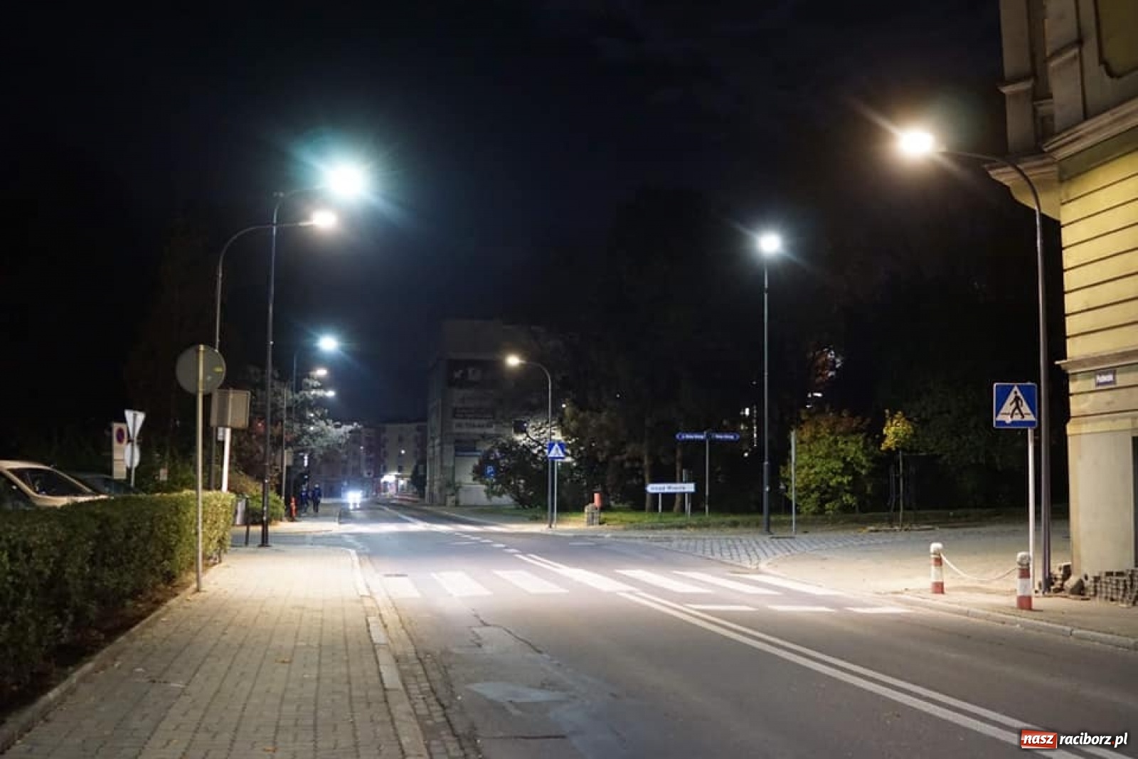 Zdjęcie w galerii na portalu naszraciborz.pl: Pierwsze efekty realizowanego projektu doświetlania przejść dla pieszych wiadomości z regionu