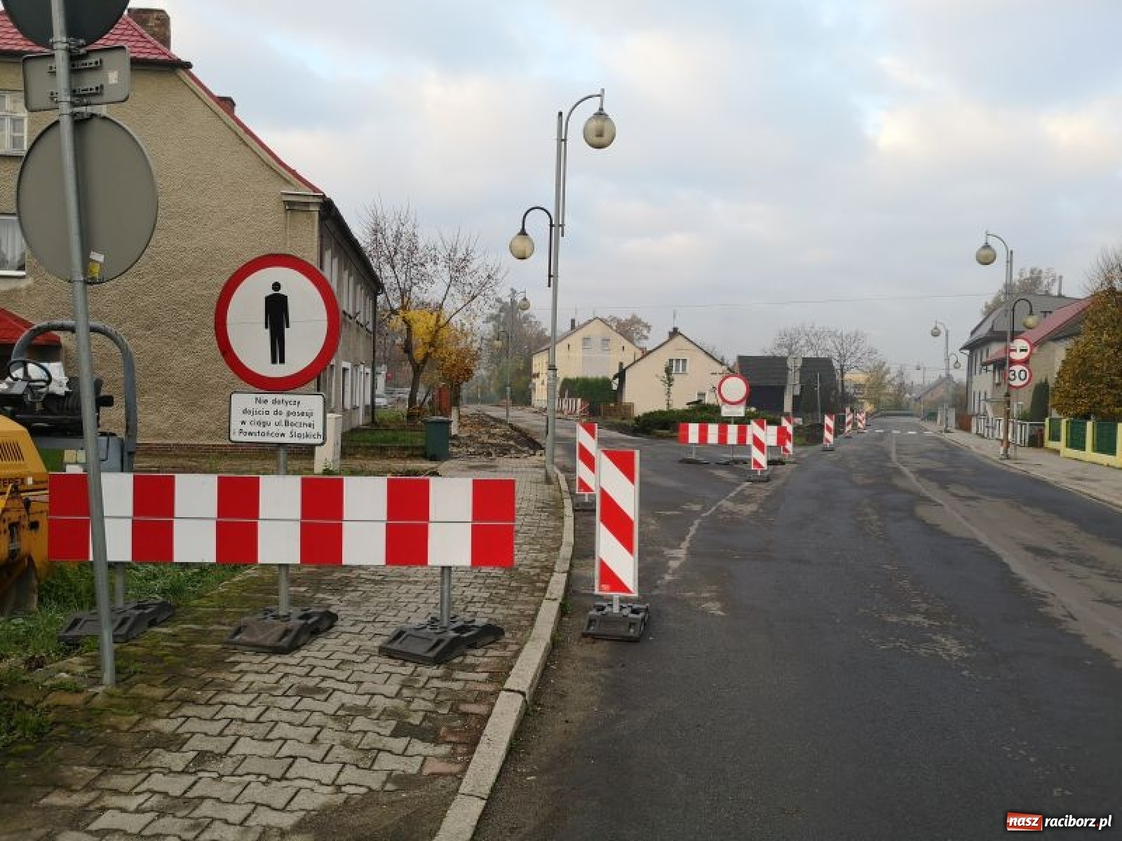 Zdjęcie w galerii na portalu naszraciborz.pl: Rozpoczął się remont ulicy Powstańców w Kuźni Raciborskiej wiadomości z regionu