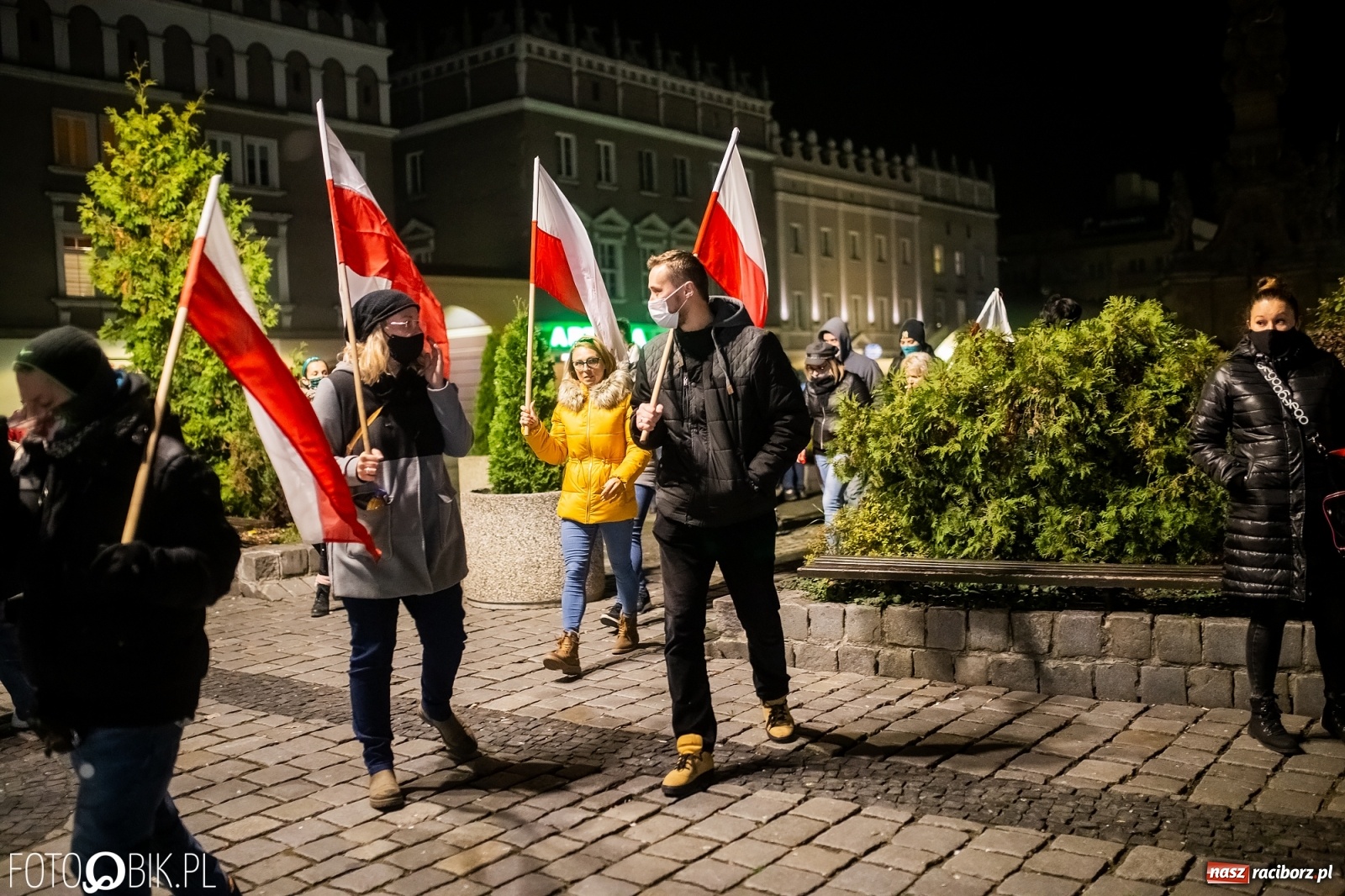 Zdjęcie w galerii na portalu naszraciborz.pl: Kolejny spacer - protest przeszedł ulicami Raciborza [FOTO i WIDEO] wiadomości z regionu