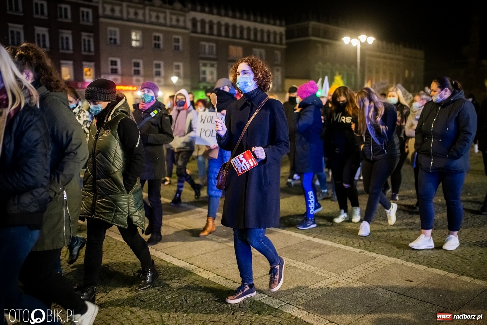 Zdjęcie w galerii na portalu naszraciborz.pl: Kolejny spacer - protest przeszedł ulicami Raciborza [FOTO i WIDEO] wiadomości z regionu
