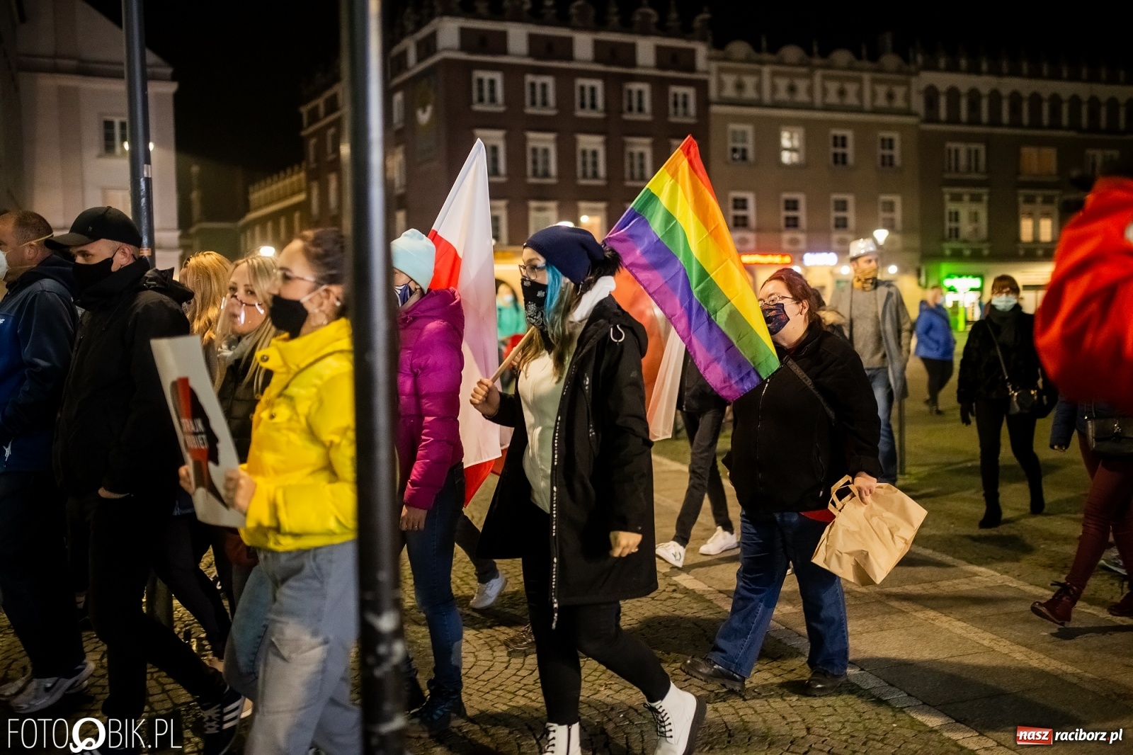 Zdjęcie w galerii na portalu naszraciborz.pl: Kolejny spacer - protest przeszedł ulicami Raciborza [FOTO i WIDEO] wiadomości z regionu