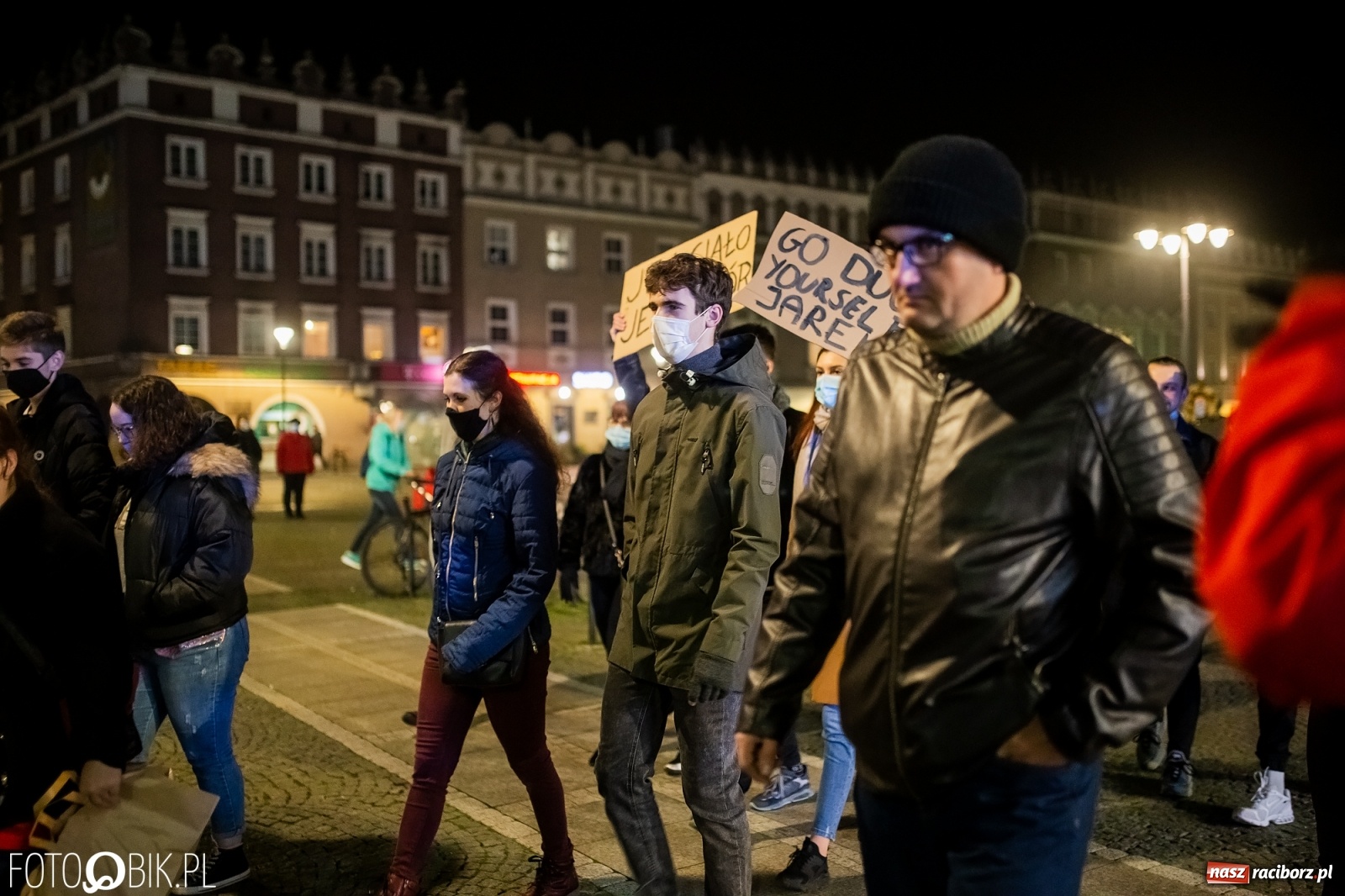 Zdjęcie w galerii na portalu naszraciborz.pl: Kolejny spacer - protest przeszedł ulicami Raciborza [FOTO i WIDEO] wiadomości z regionu