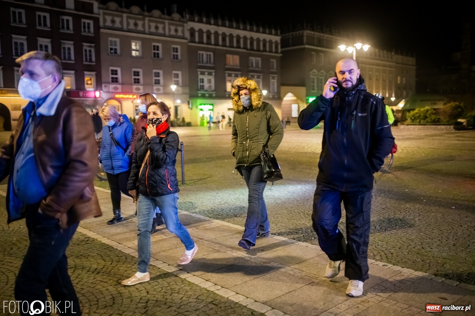 Zdjęcie w galerii na portalu naszraciborz.pl: Kolejny spacer - protest przeszedł ulicami Raciborza [FOTO i WIDEO] wiadomości z regionu