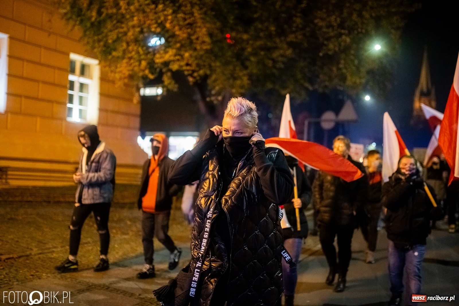 Zdjęcie w galerii na portalu naszraciborz.pl: Kolejny spacer - protest przeszedł ulicami Raciborza [FOTO i WIDEO] wiadomości z regionu