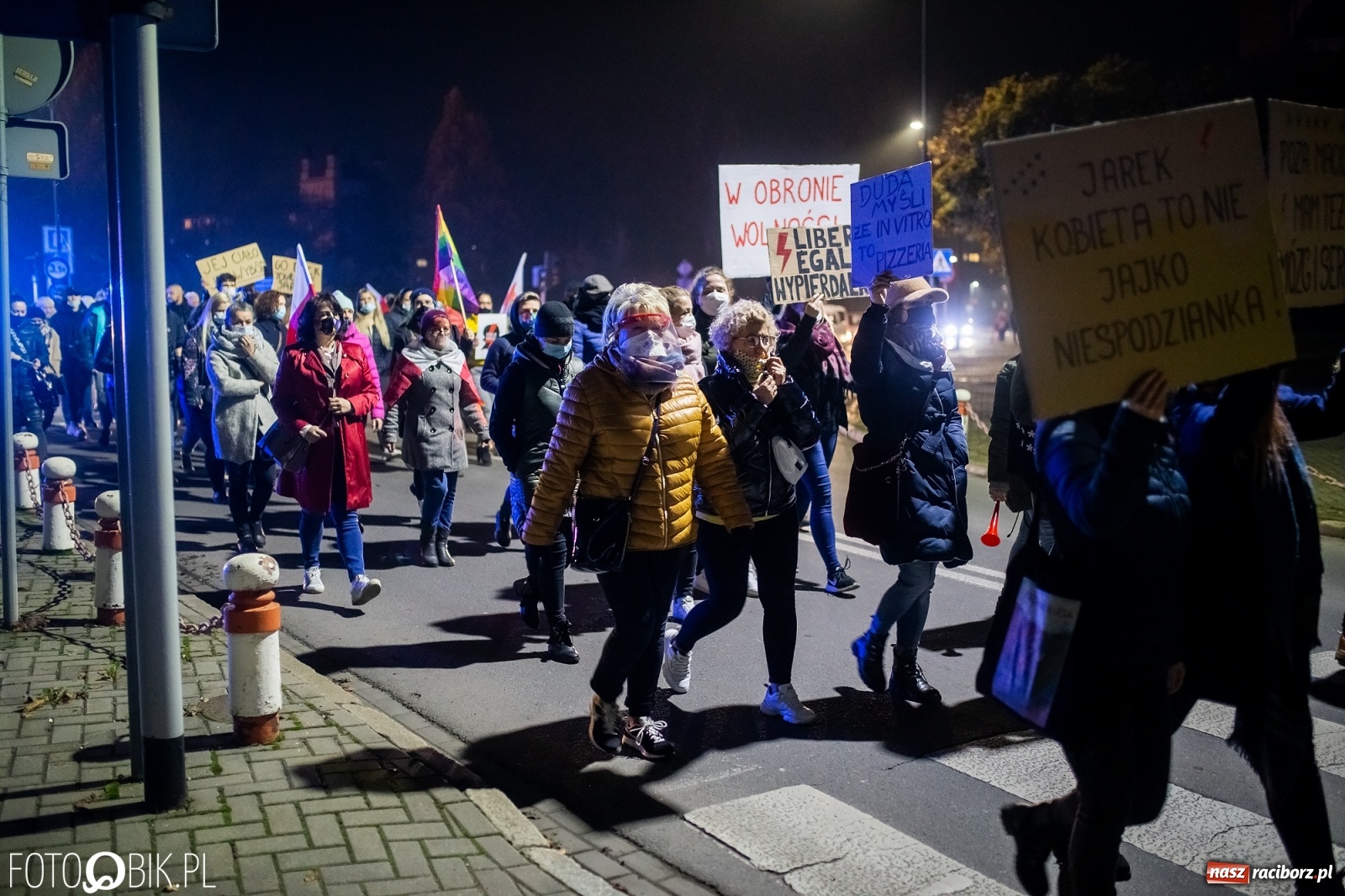Zdjęcie w galerii na portalu naszraciborz.pl: Kolejny spacer - protest przeszedł ulicami Raciborza [FOTO i WIDEO] wiadomości z regionu