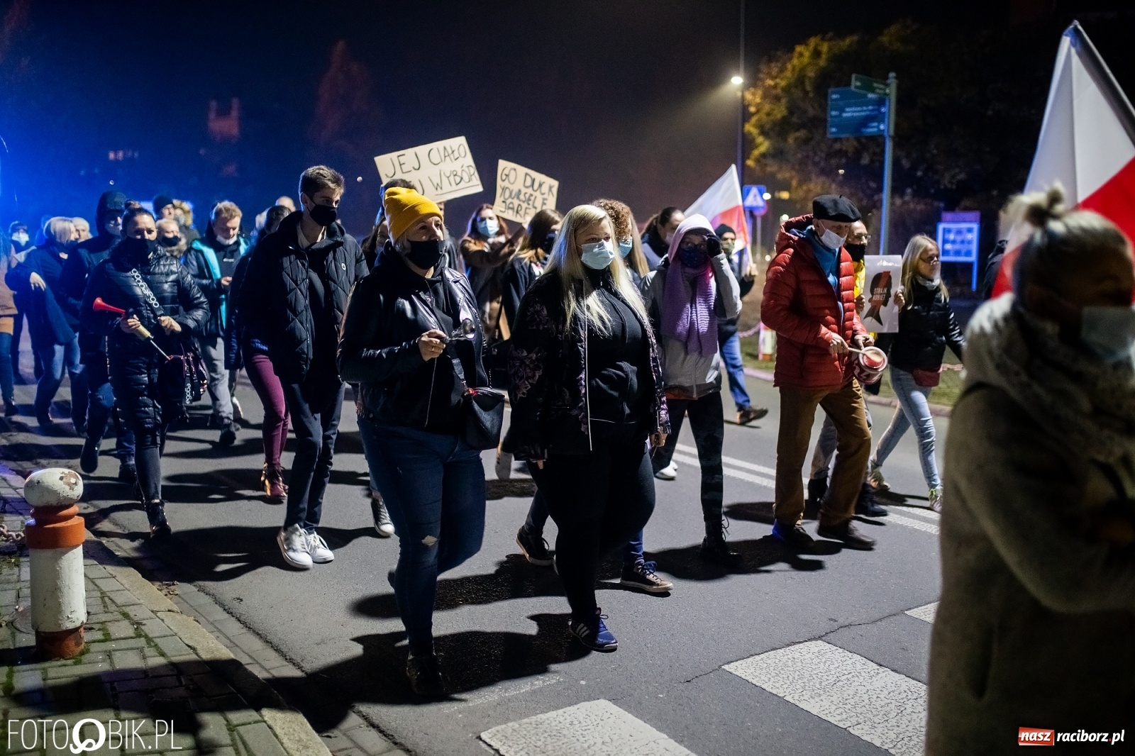 Zdjęcie w galerii na portalu naszraciborz.pl: Kolejny spacer - protest przeszedł ulicami Raciborza [FOTO i WIDEO] wiadomości z regionu