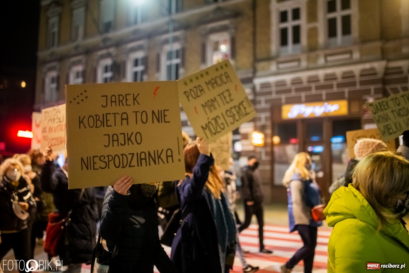 Zdjęcie w galerii na portalu naszraciborz.pl: Kolejny spacer - protest przeszedł ulicami Raciborza [FOTO i WIDEO] wiadomości z regionu