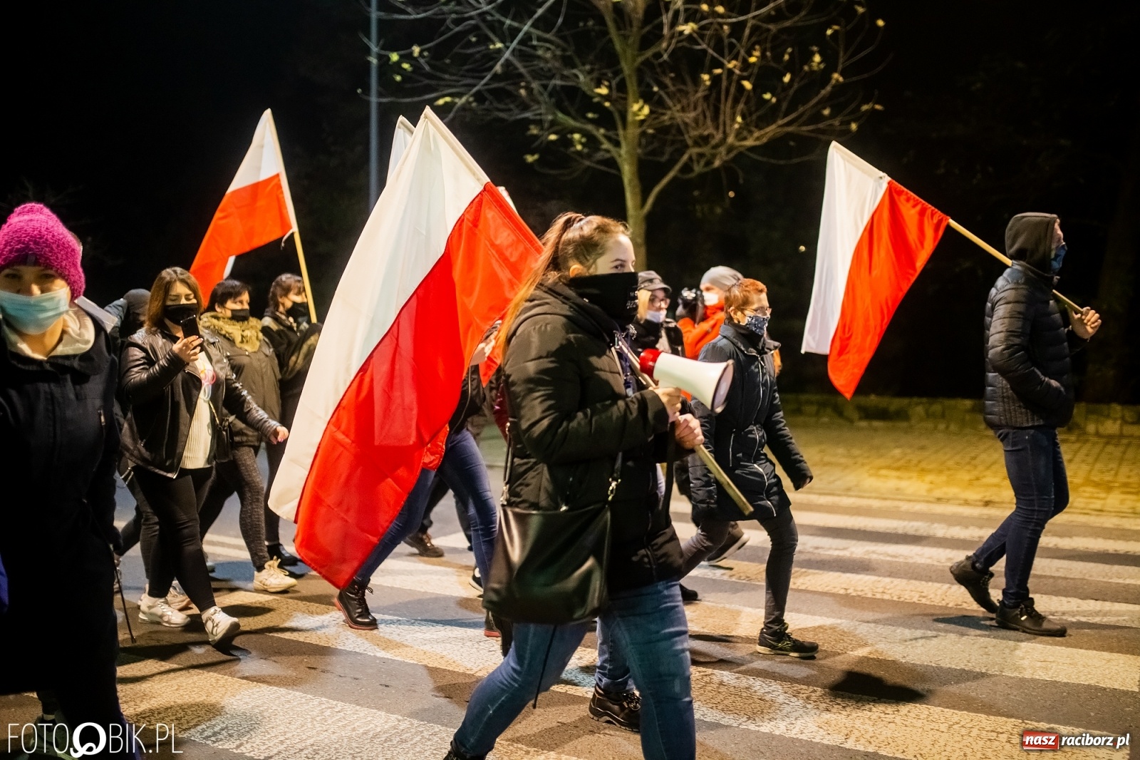 Zdjęcie w galerii na portalu naszraciborz.pl: Kolejny spacer - protest przeszedł ulicami Raciborza [FOTO i WIDEO] wiadomości z regionu