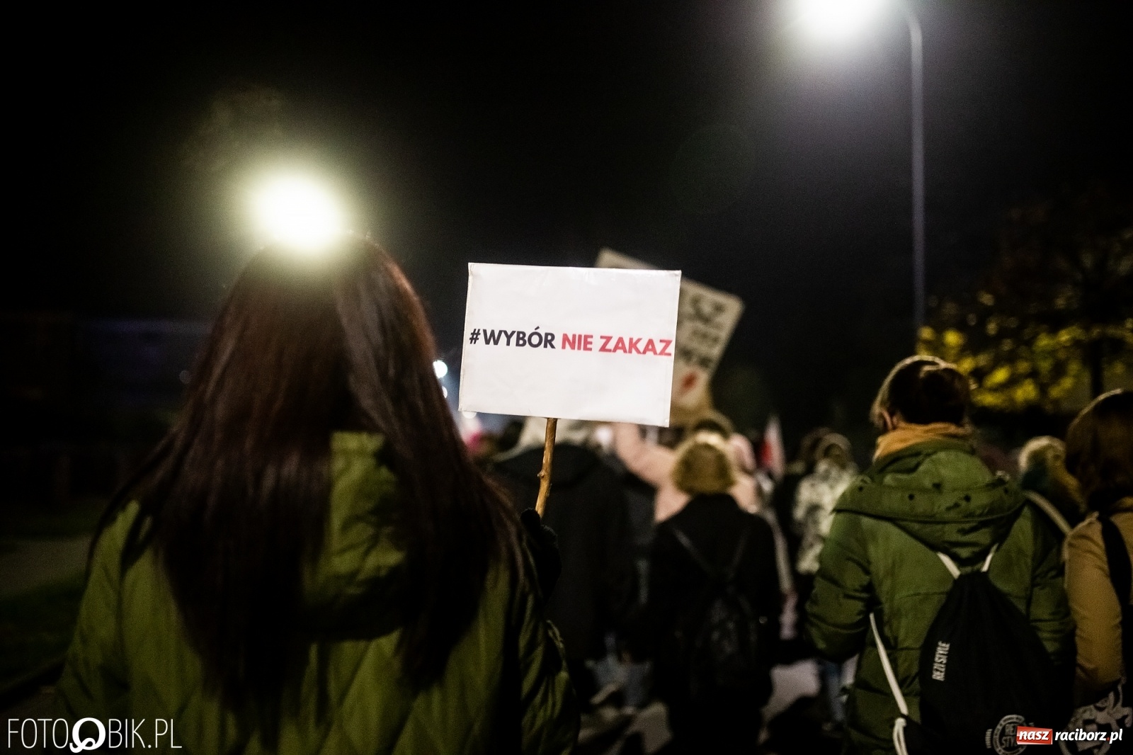 Zdjęcie w galerii na portalu naszraciborz.pl: Kolejny spacer - protest przeszedł ulicami Raciborza [FOTO i WIDEO] wiadomości z regionu