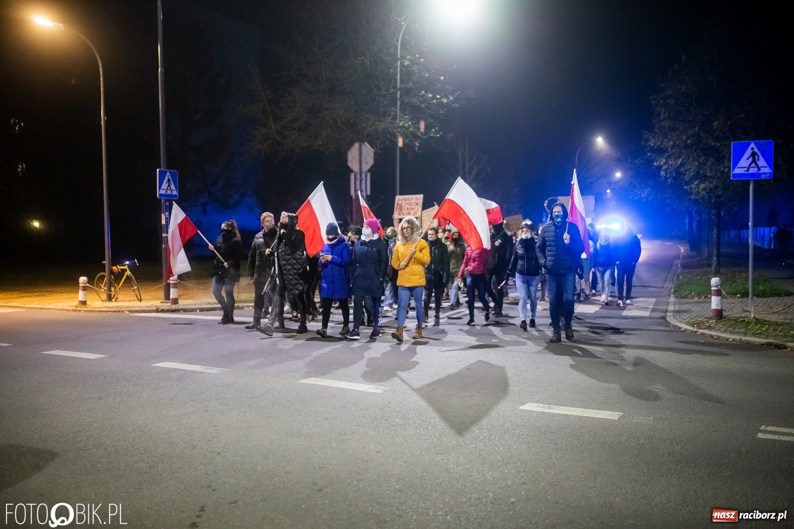 Zdjęcie w galerii na portalu naszraciborz.pl: Kolejny spacer - protest przeszedł ulicami Raciborza [FOTO i WIDEO] wiadomości z regionu