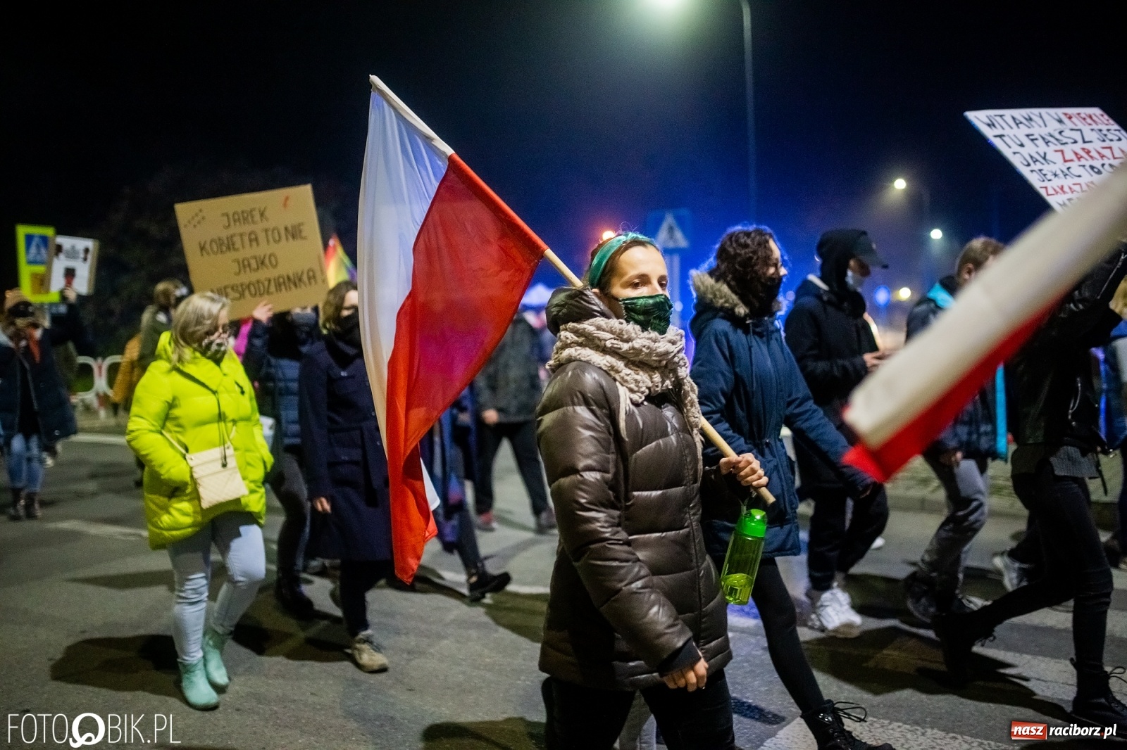 Zdjęcie w galerii na portalu naszraciborz.pl: Kolejny spacer - protest przeszedł ulicami Raciborza [FOTO i WIDEO] wiadomości z regionu