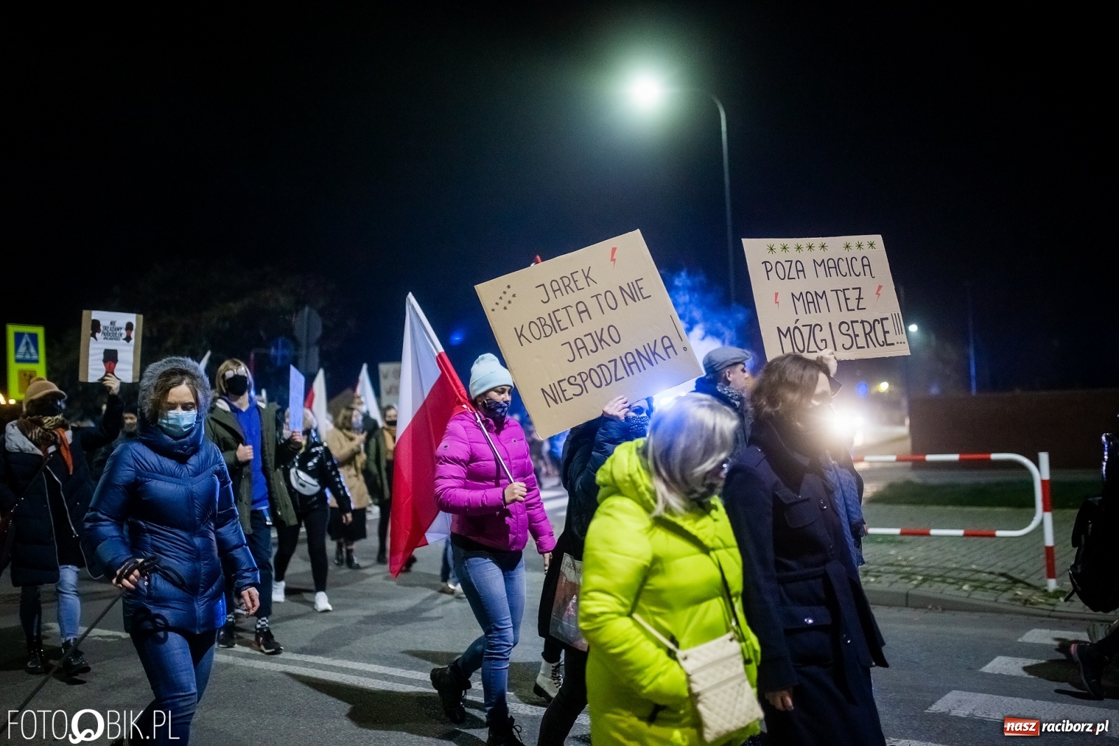 Zdjęcie w galerii na portalu naszraciborz.pl: Kolejny spacer - protest przeszedł ulicami Raciborza [FOTO i WIDEO] wiadomości z regionu