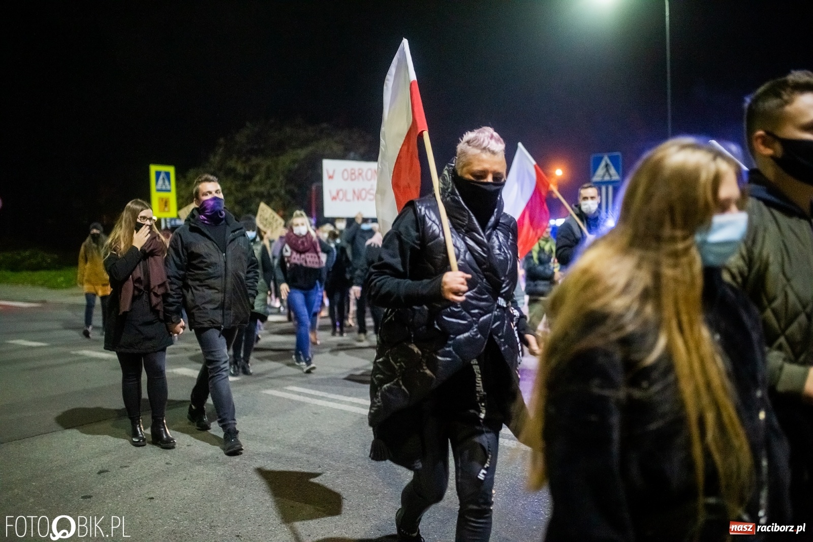 Zdjęcie w galerii na portalu naszraciborz.pl: Kolejny spacer - protest przeszedł ulicami Raciborza [FOTO i WIDEO] wiadomości z regionu